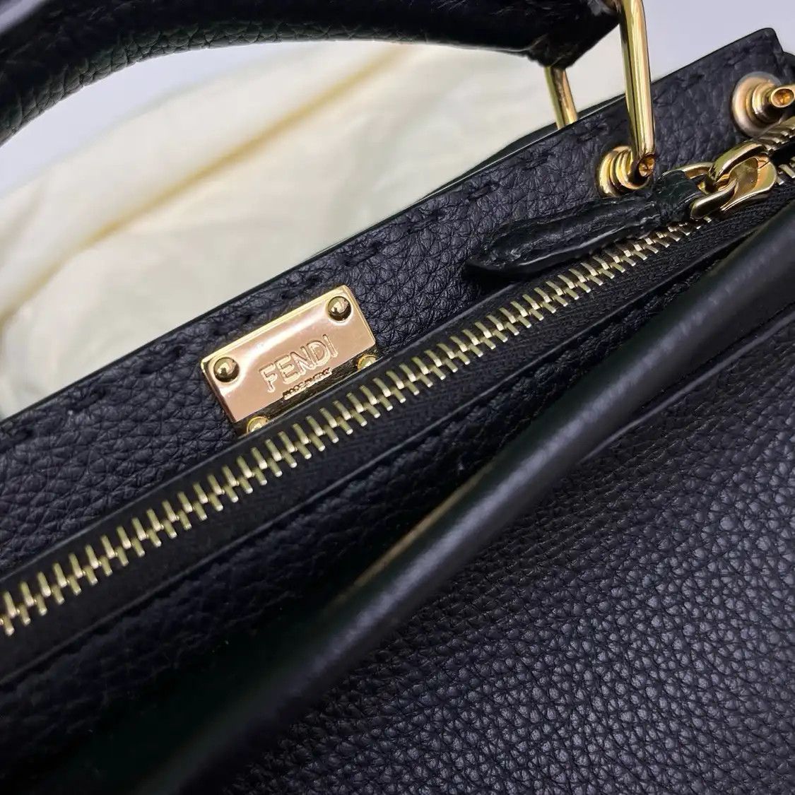 Fendi FENDI Peekaboo mini black cowhide leather crossbody bag gold hardware detachable Size ONE SIZE - 2 Thumbnail