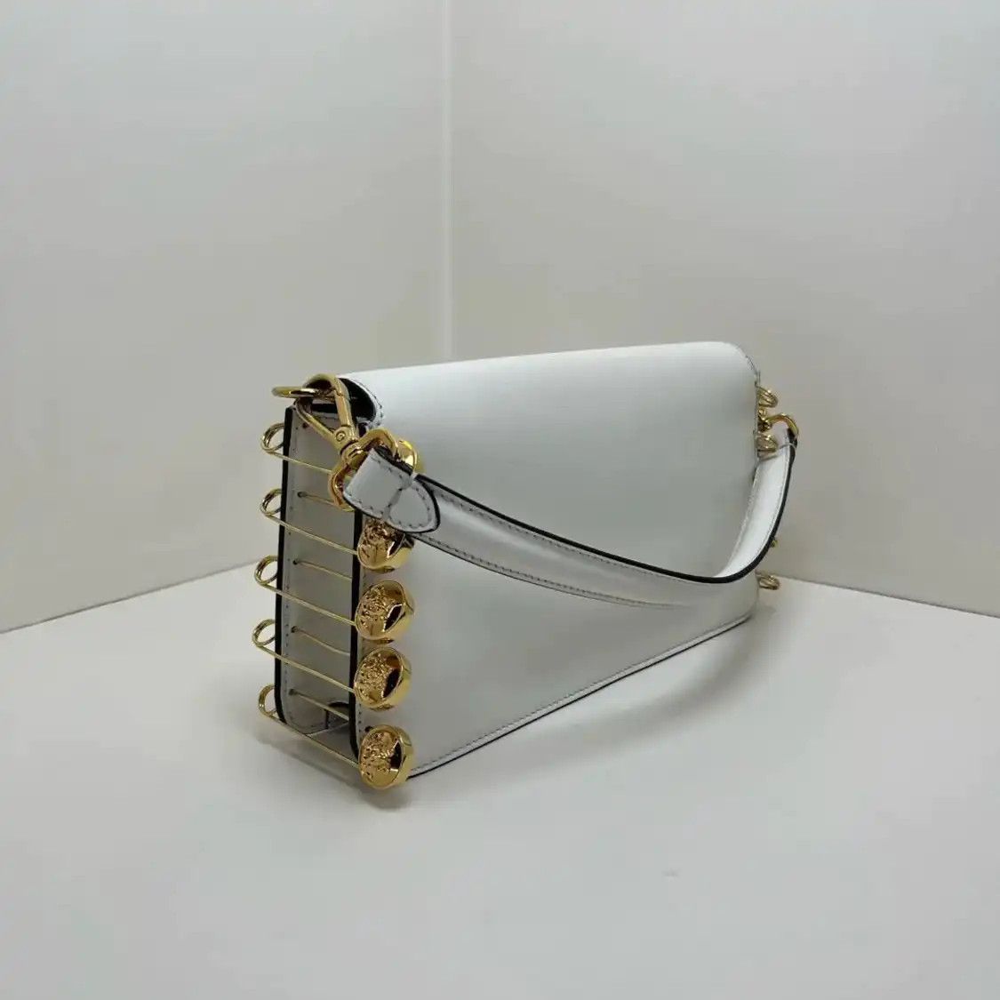Fendi FENDI Baguette white cowhide leather baguette bag shoulder bag gold hardware det Size ONE SIZE - 7 Thumbnail