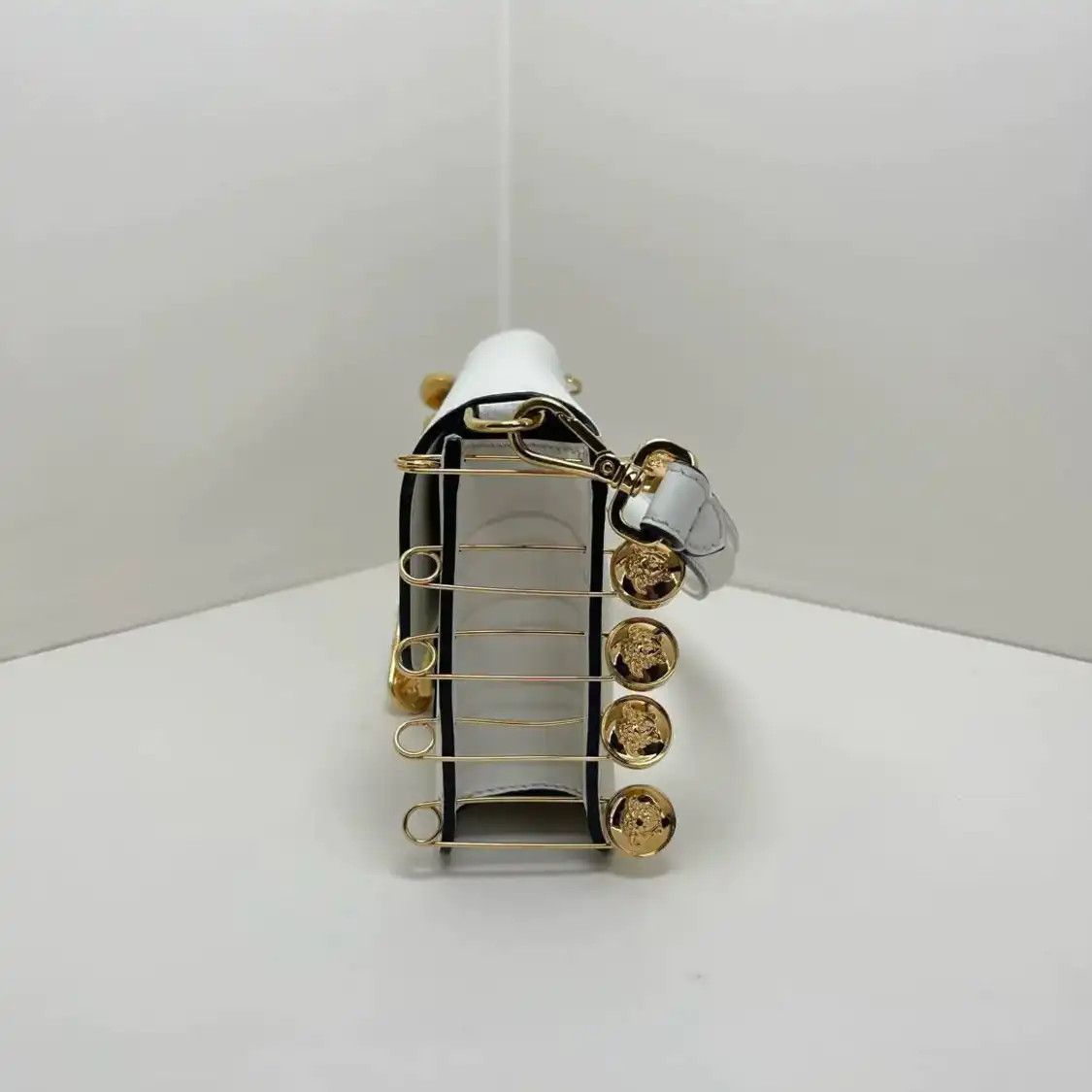 Fendi FENDI Baguette white cowhide leather baguette bag shoulder bag gold hardware det Size ONE SIZE - 8 Thumbnail