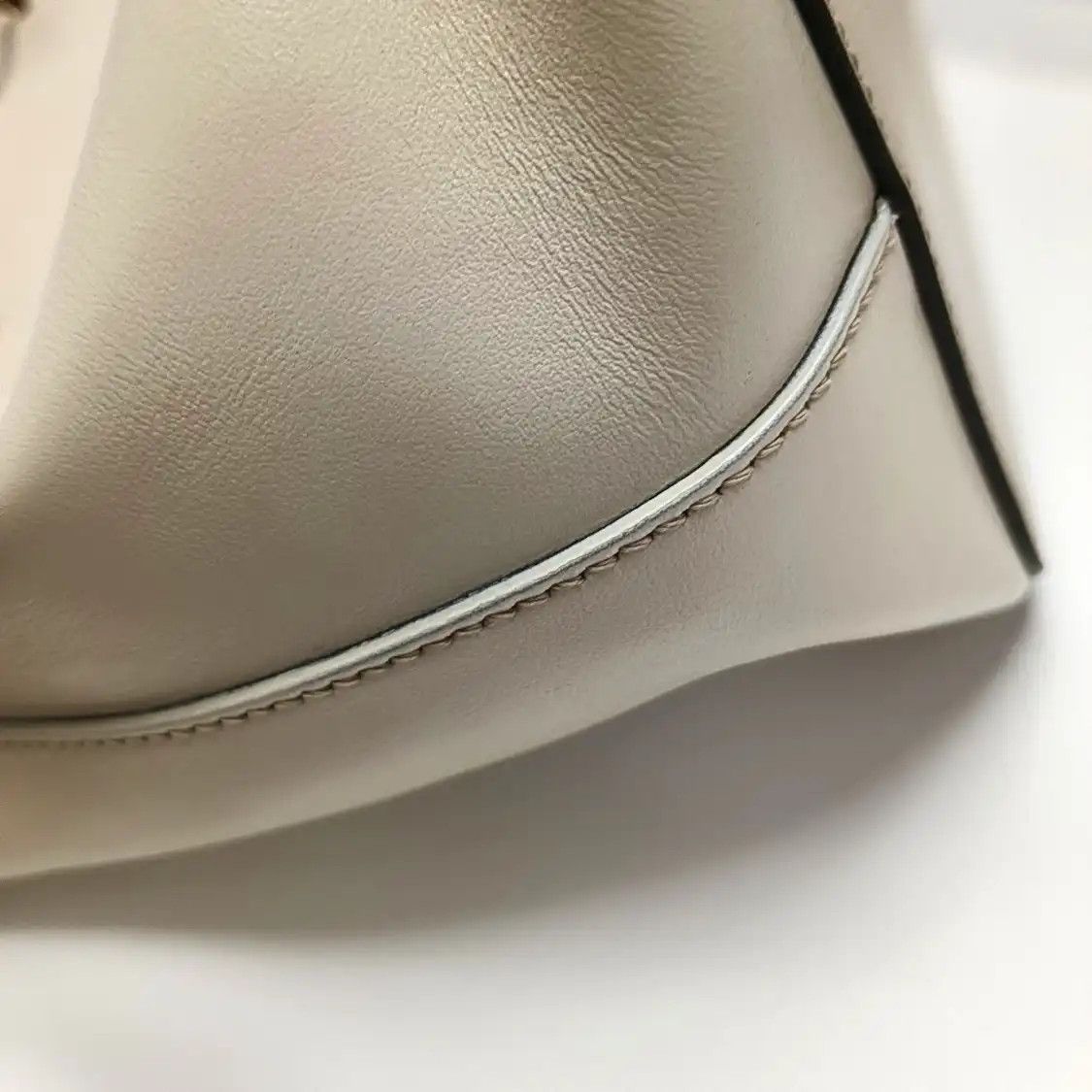 Fendi FENDI bucket bag beige cowhide leather jacquard shoulder bag handbag gold hardwa Size ONE SIZE - 10 Thumbnail