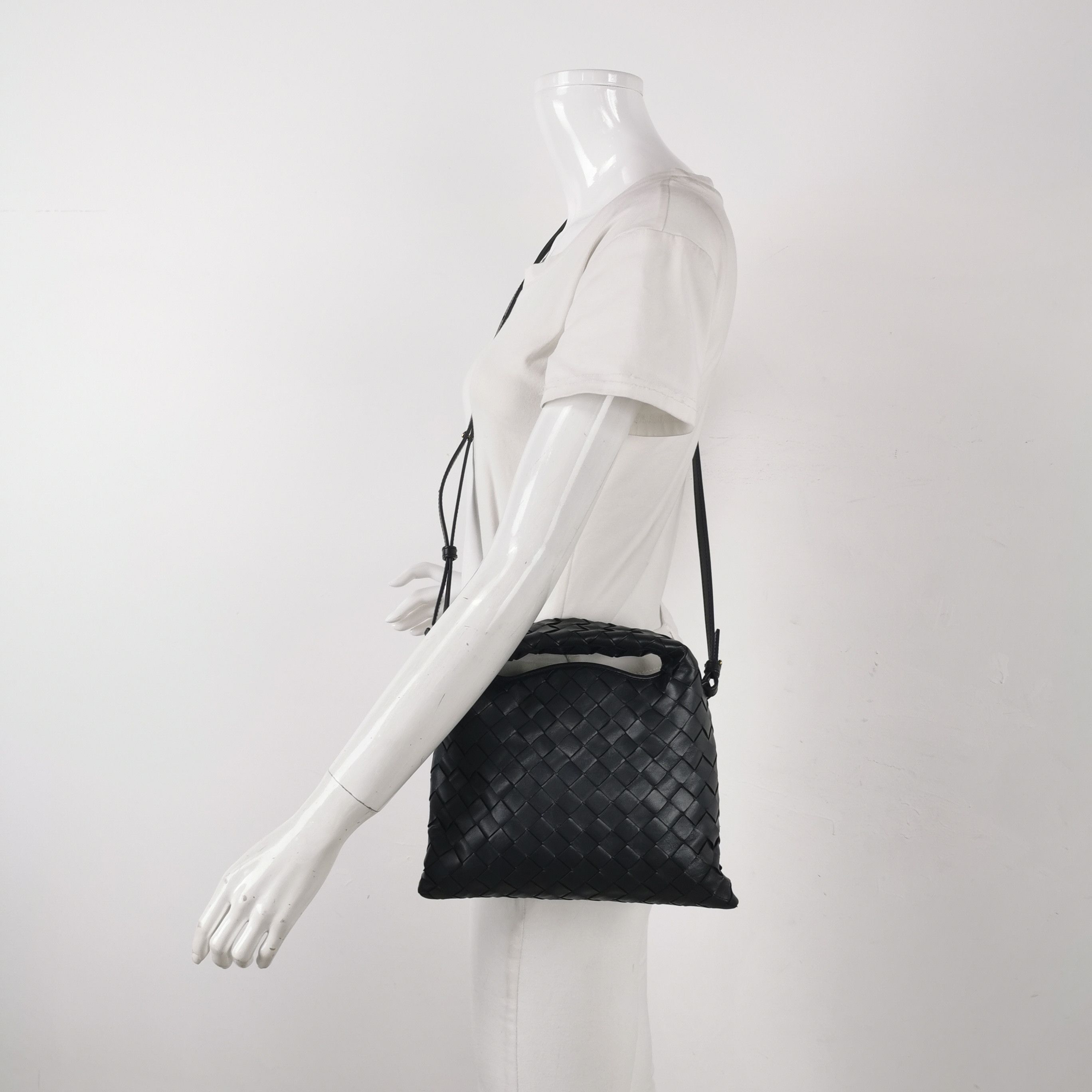 Bottega Veneta Bottega Veneta Intrecciato Leather Hop Bag Size ONE SIZE - 2 Thumbnail