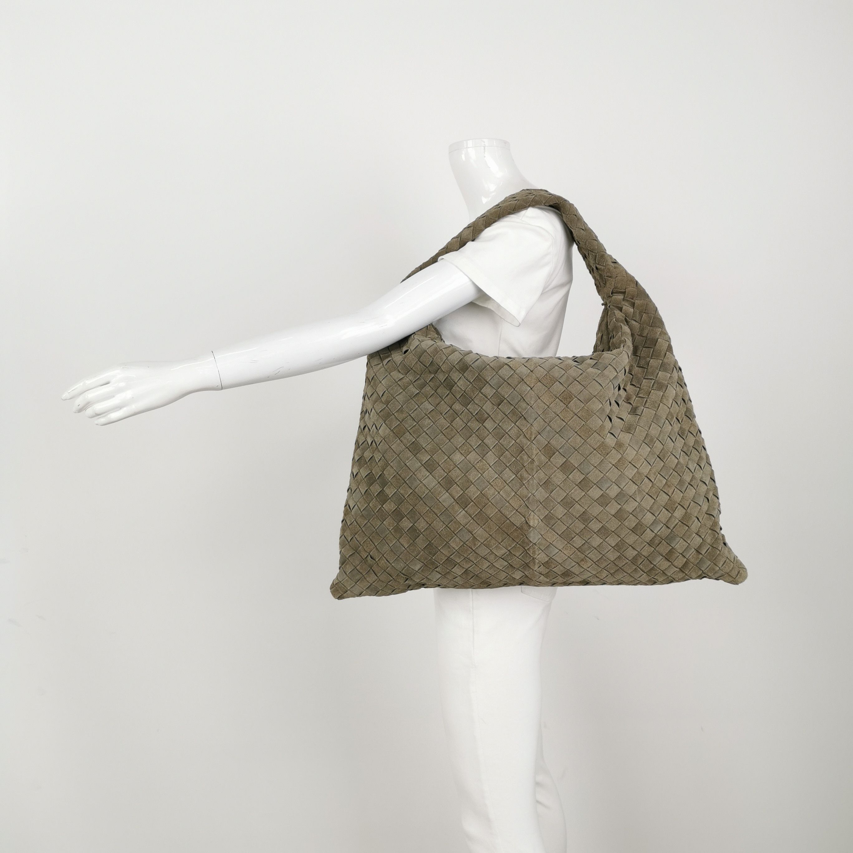Bottega Veneta Bottega Veneta Suede Intrecciato Hop Bag Large Size ONE SIZE - 2 Thumbnail