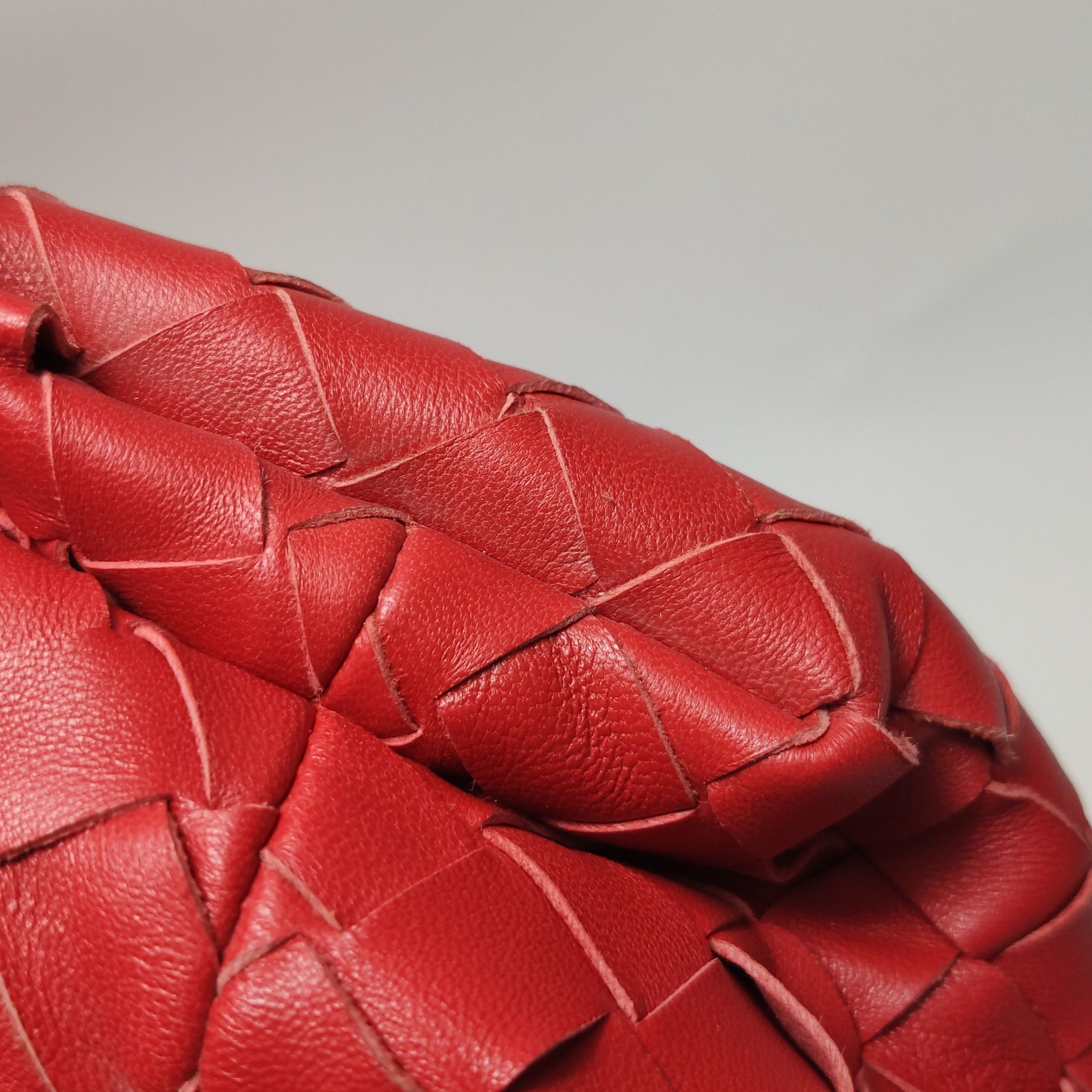 Bottega Veneta Bottega Veneta Red Intrecciato Leather The Pouch Size ONE SIZE - 16 Thumbnail