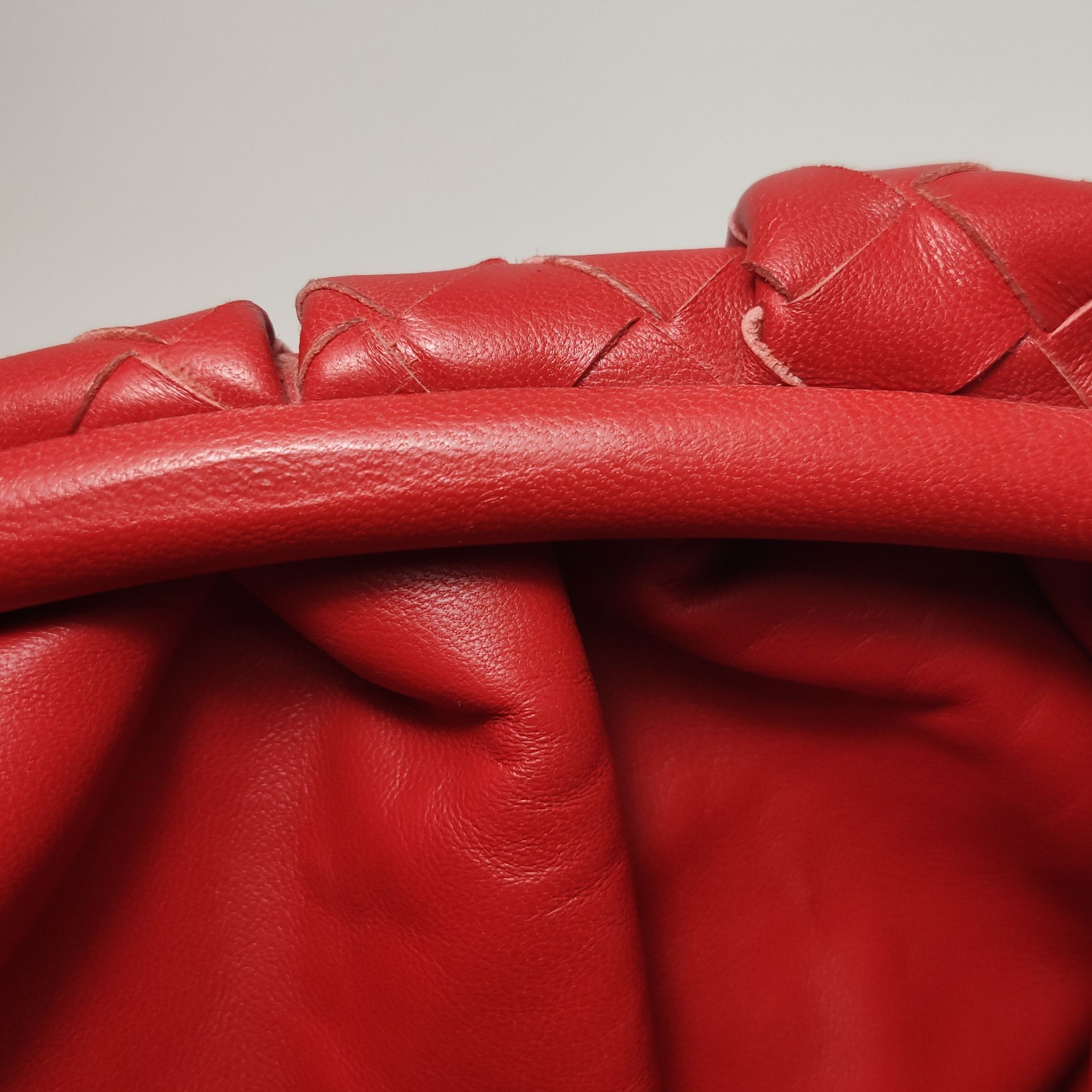 Bottega Veneta Bottega Veneta Red Intrecciato Leather The Pouch Size ONE SIZE - 7 Thumbnail