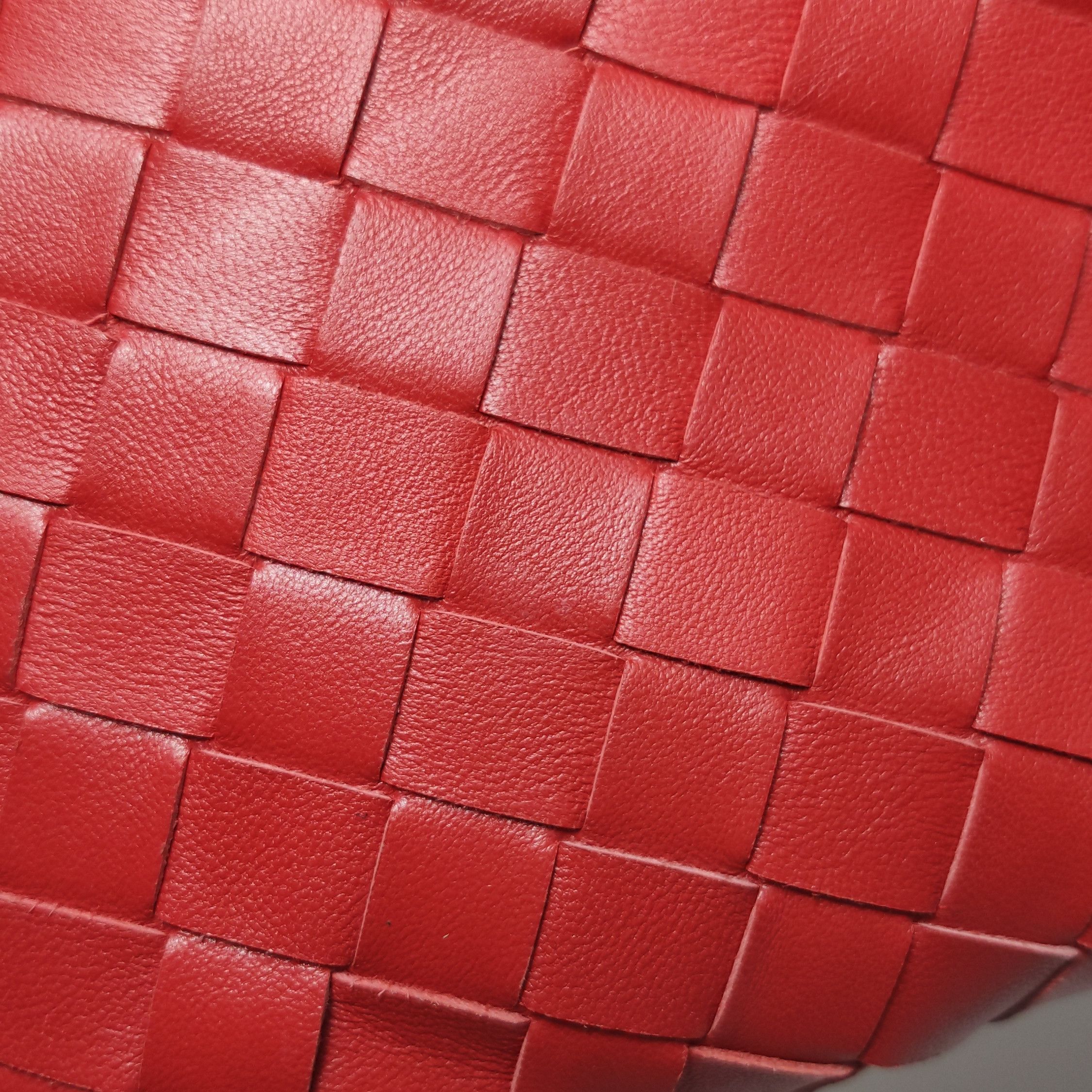 Bottega Veneta Bottega Veneta Red Intrecciato Leather The Pouch Size ONE SIZE - 15 Thumbnail