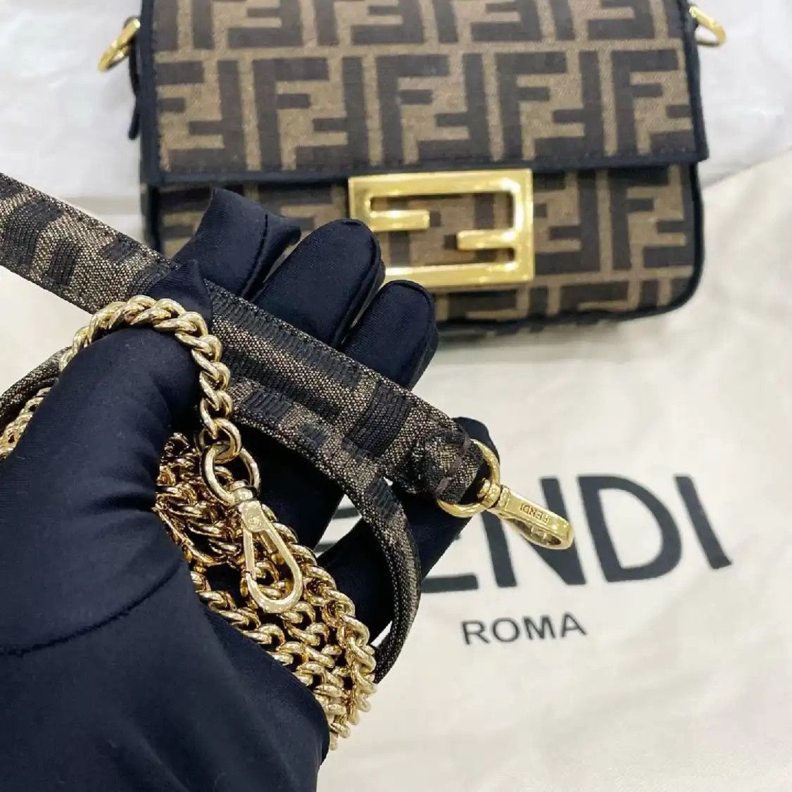 Fendi FENDI Baguette brown canvas doubleF monogram shoulder bag Size ONE SIZE - 7 Thumbnail