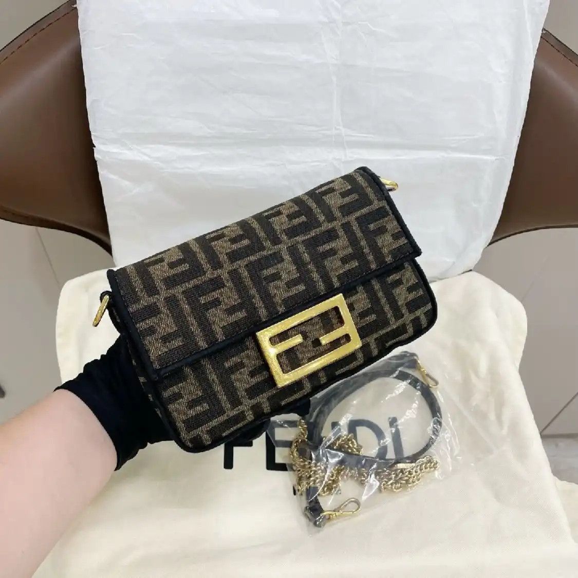 Fendi FENDI Baguette brown canvas doubleF monogram shoulder bag Size ONE SIZE - 6 Thumbnail
