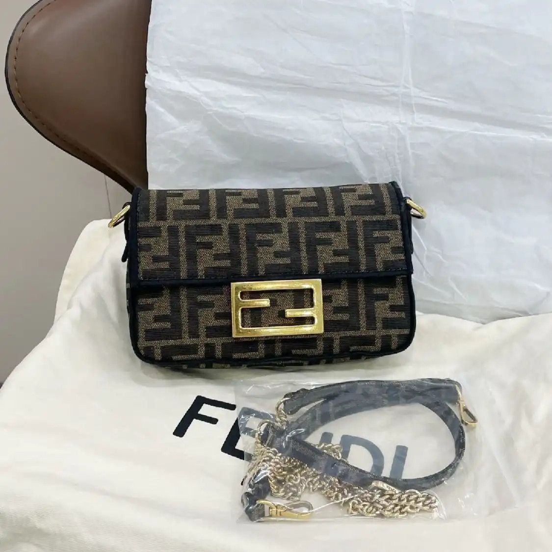 Fendi FENDI Baguette brown canvas doubleF monogram shoulder bag Size ONE SIZE - 2 Thumbnail