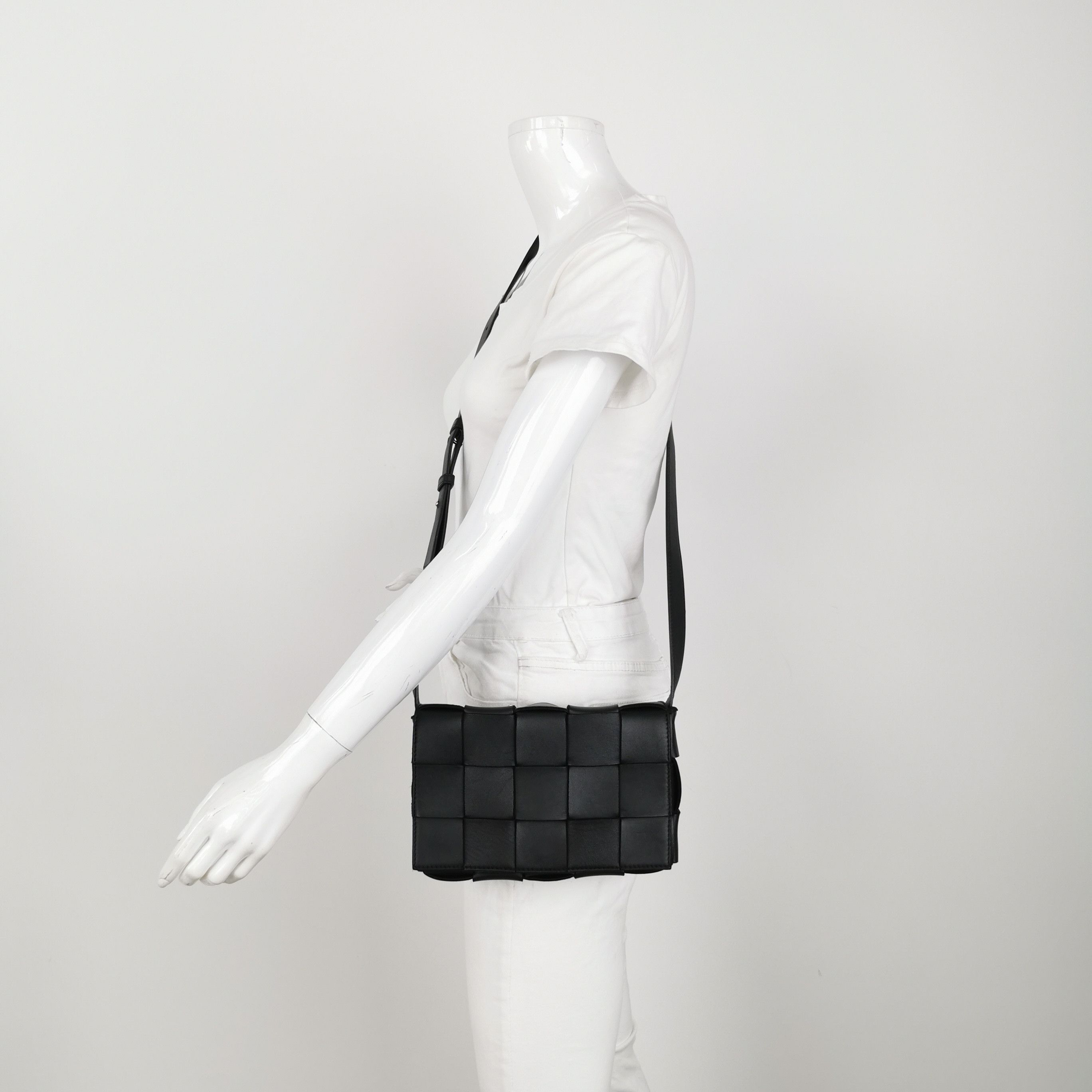 Bottega Veneta Bottega Veneta Cassette Intreccio Leather Shoulder Bag Size ONE SIZE - 2 Thumbnail