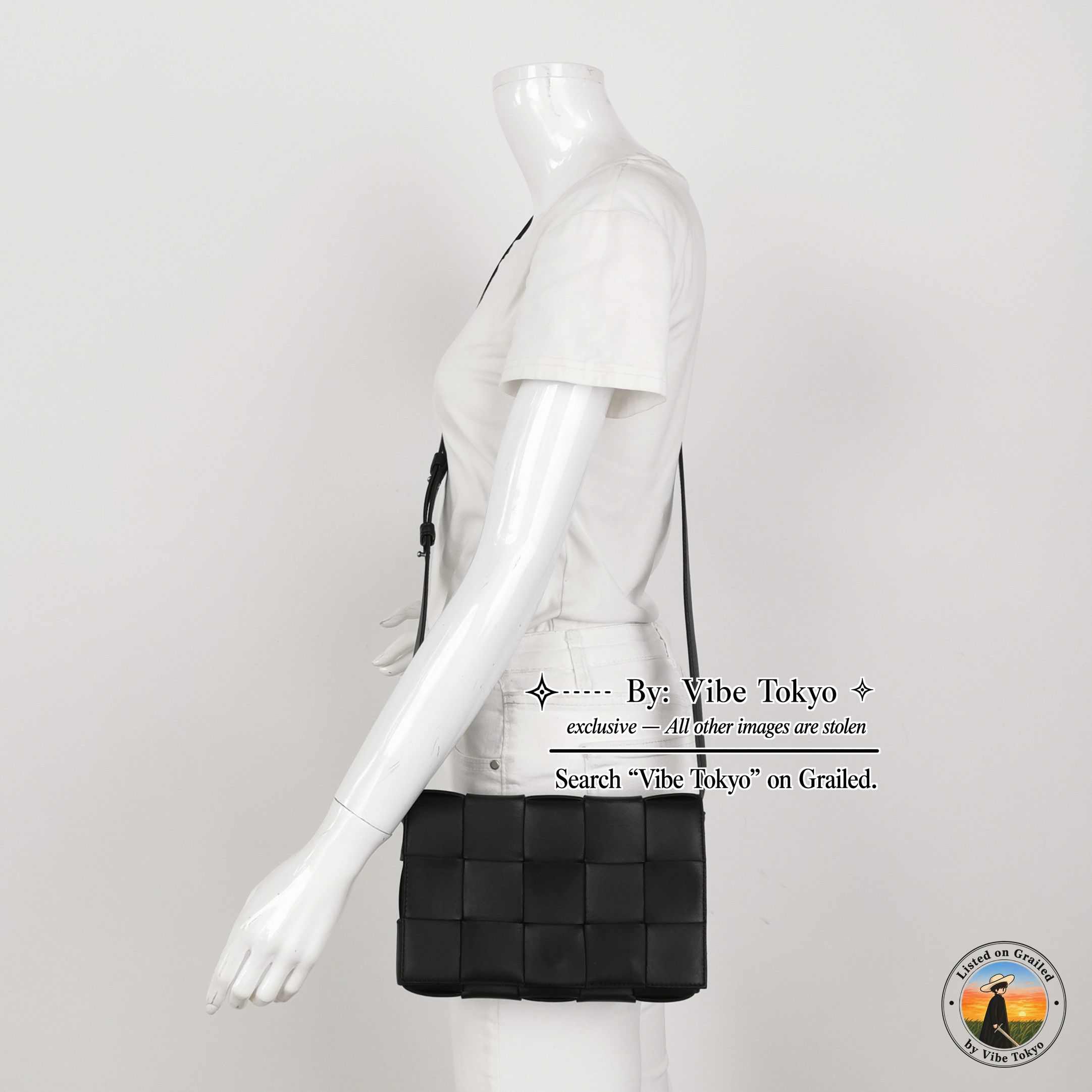 Bottega Veneta Bottega Veneta Cassette Black Leather Intreccio Shoulder Bag Size ONE SIZE - 2 Thumbnail