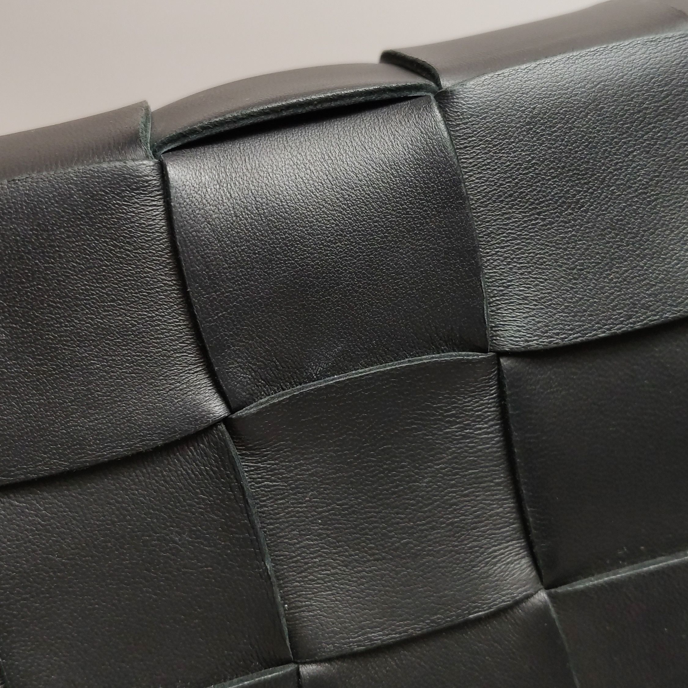 Bottega Veneta Bottega Veneta Cassette Black Leather Intreccio Shoulder Bag Size ONE SIZE - 14 Thumbnail