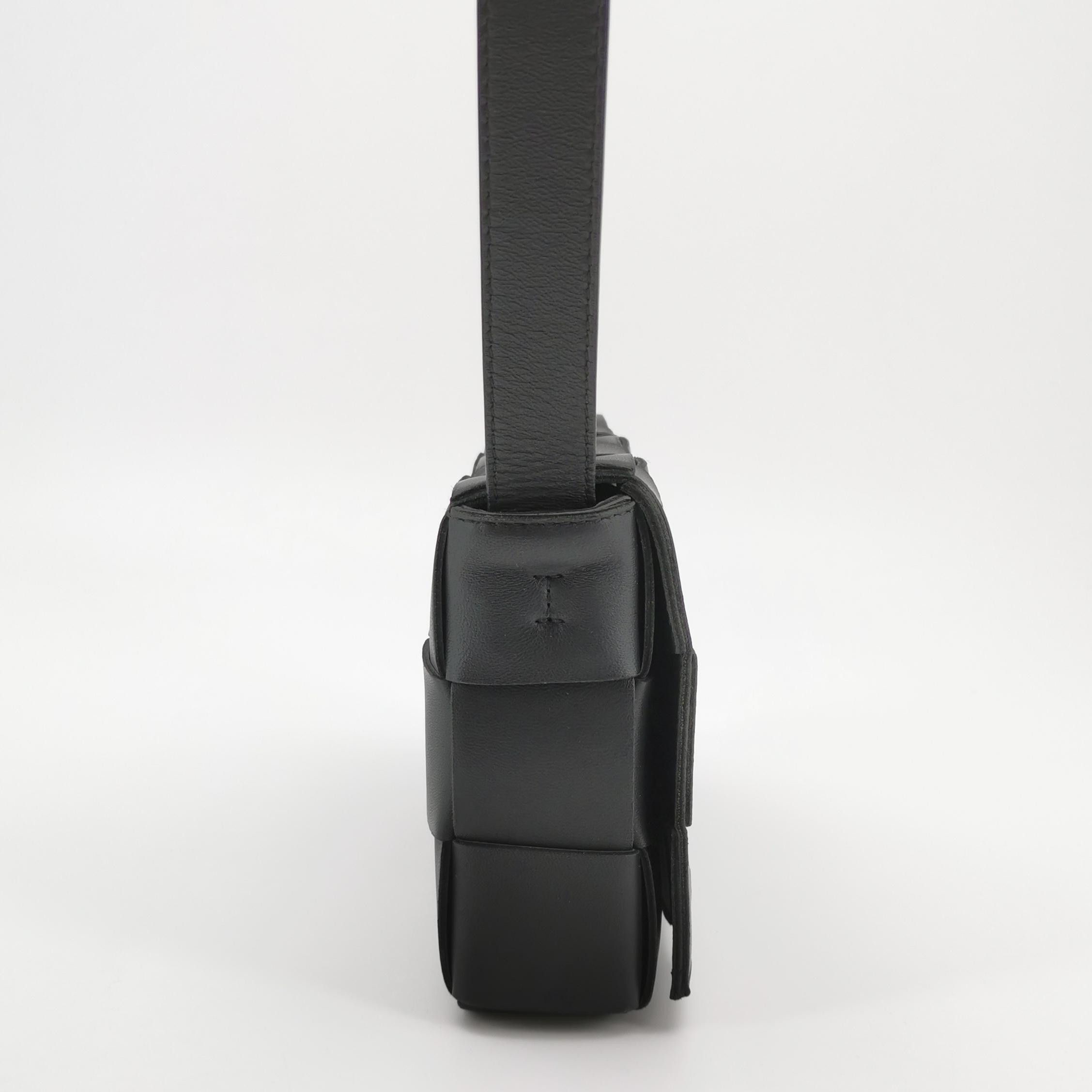 Bottega Veneta Bottega Veneta Cassette Black Leather Intreccio Shoulder Bag Size ONE SIZE - 4 Thumbnail