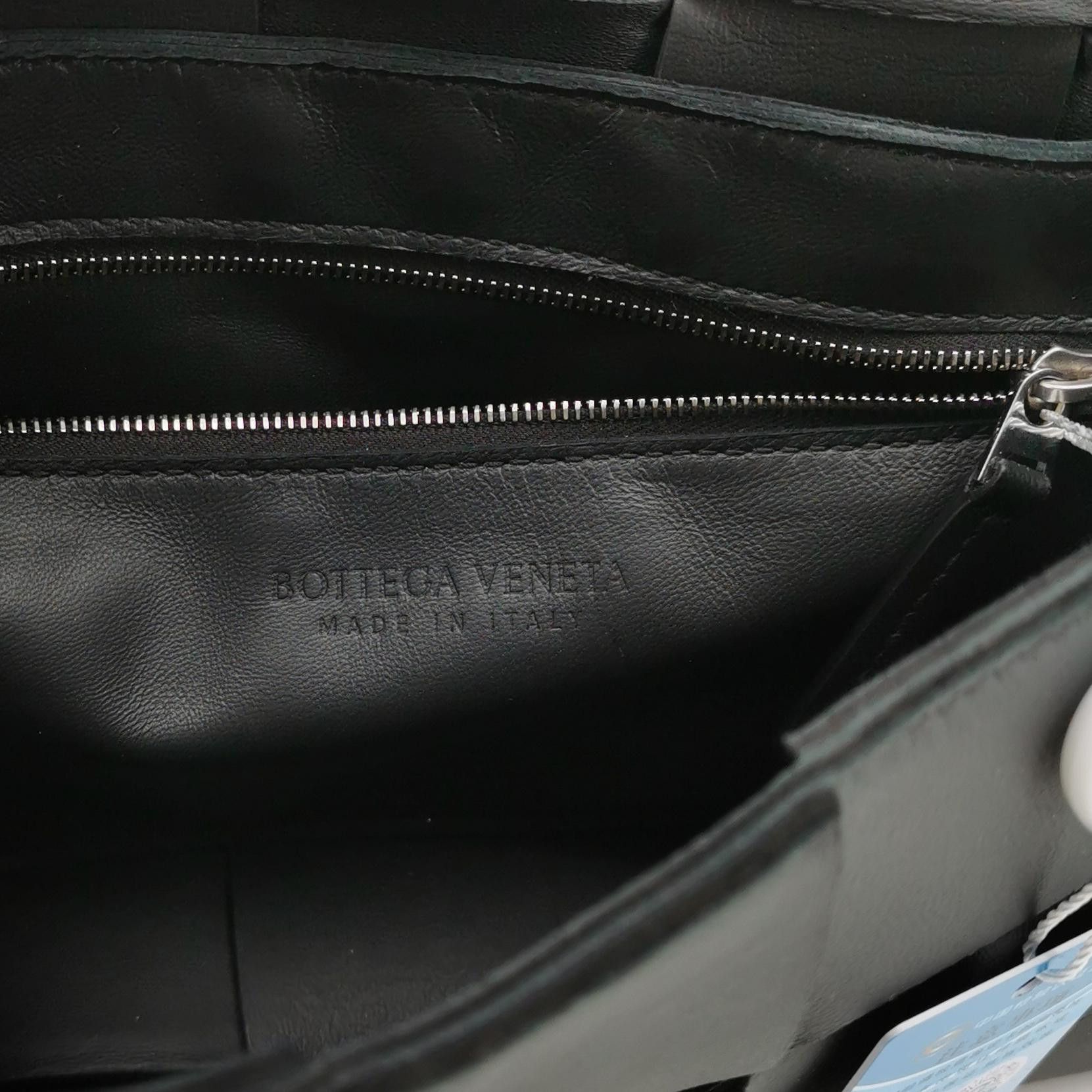 Bottega Veneta Bottega Veneta Cassette Black Leather Intreccio Shoulder Bag Size ONE SIZE - 8 Thumbnail