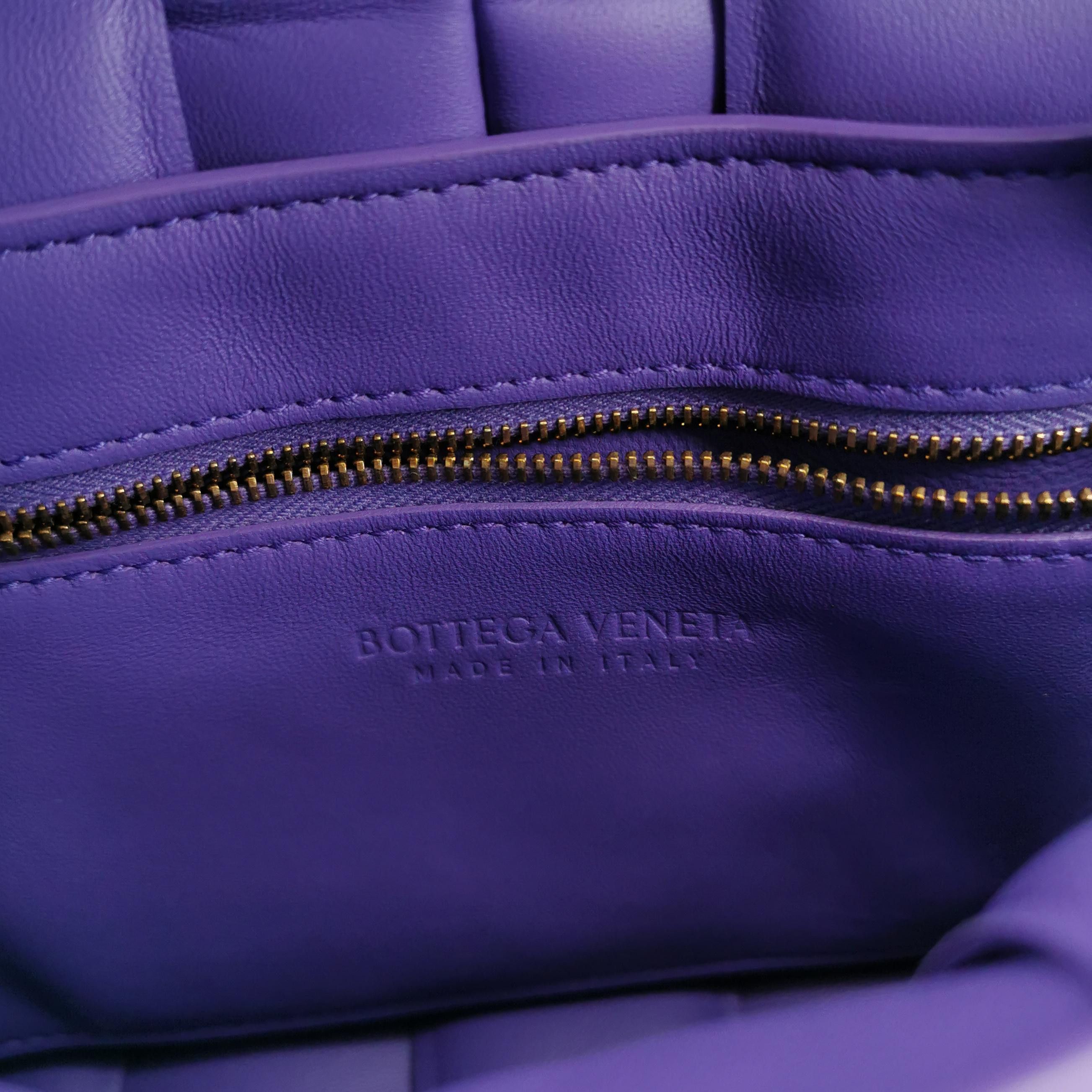 Bottega Veneta Bottega Veneta Purple Intreccio Cassette Shoulder Bag Size ONE SIZE - 8 Thumbnail