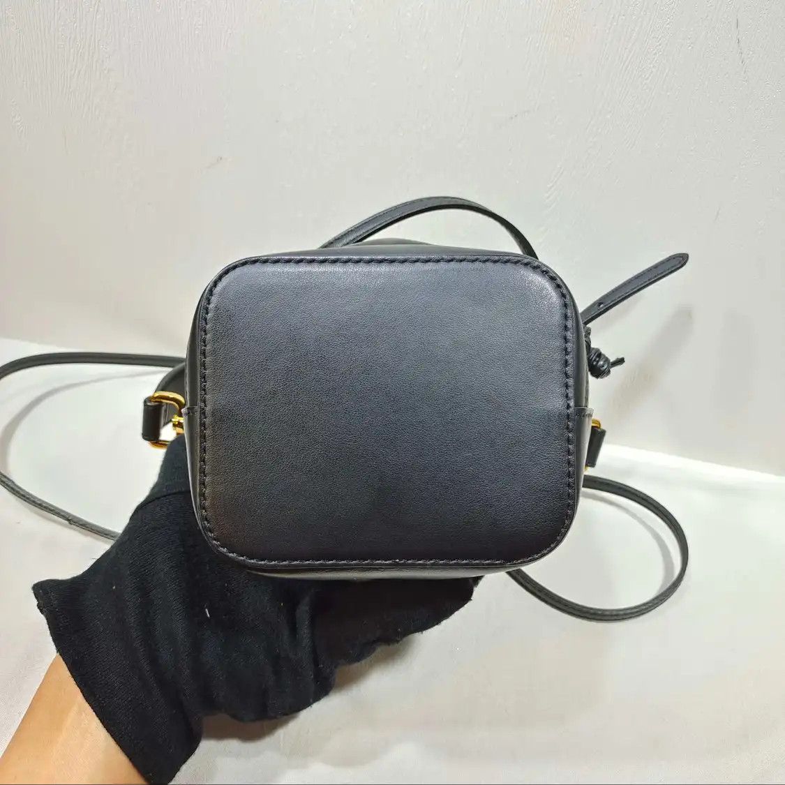 Fendi FENDI Mon Tresor mini black cowhide leather stud Bag Bugs handbag Size ONE SIZE - 6 Thumbnail