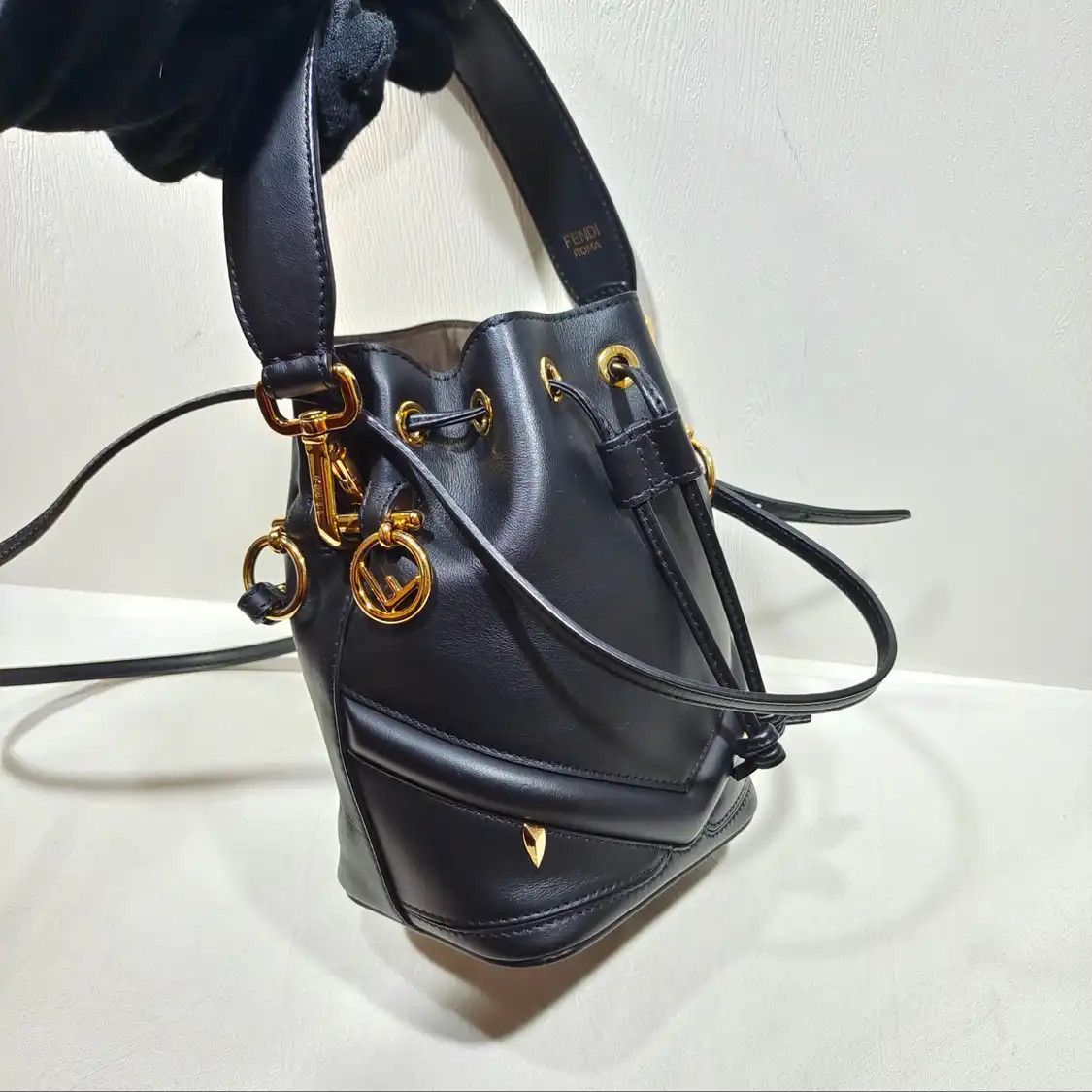 Fendi FENDI Mon Tresor mini black cowhide leather stud Bag Bugs handbag Size ONE SIZE - 11 Thumbnail