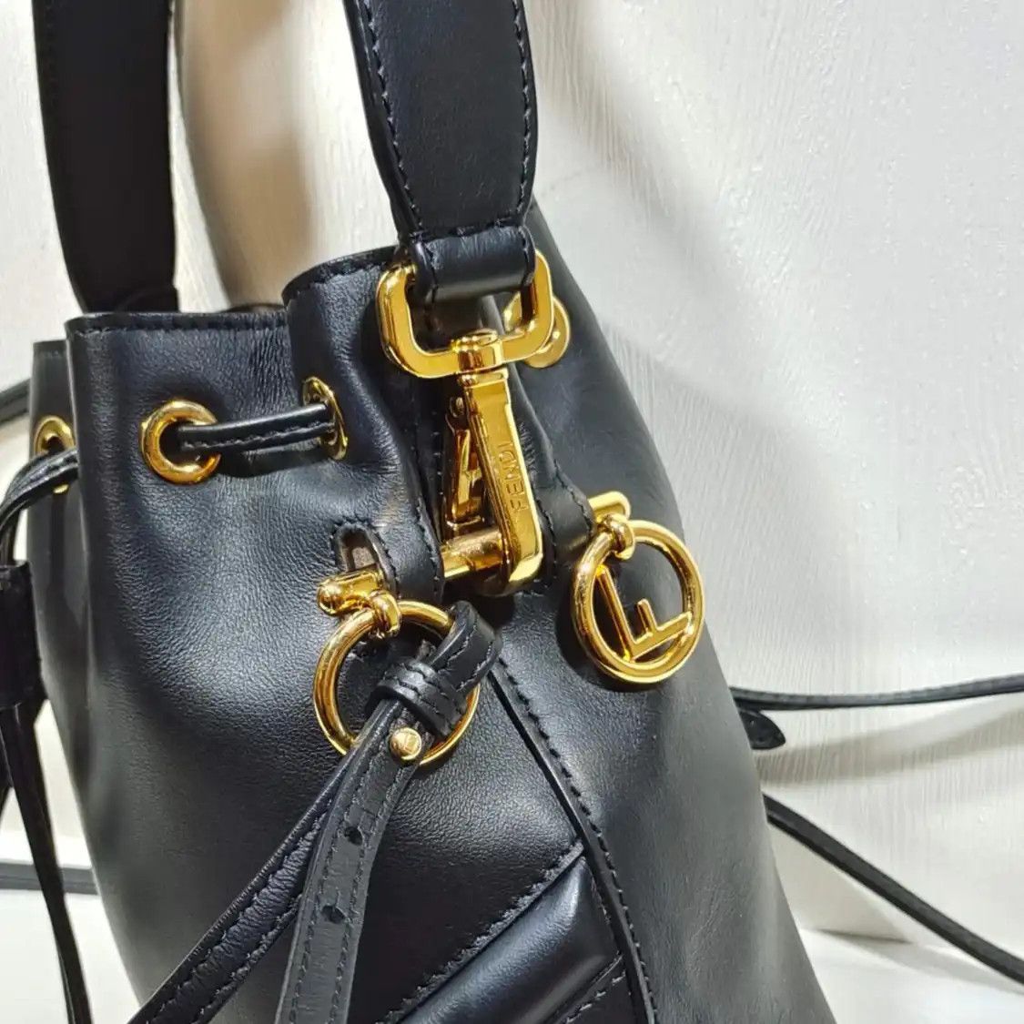 Fendi FENDI Mon Tresor mini black cowhide leather stud Bag Bugs handbag Size ONE SIZE - 10 Thumbnail
