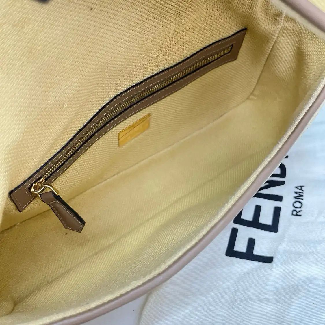 Fendi FENDI Baguette Medium yellow canvas handbag gold hardware detachable strap Size ONE SIZE - 4 Thumbnail