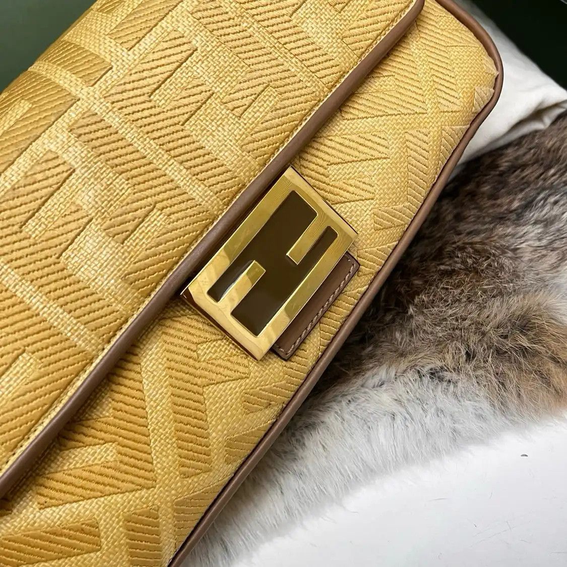 Fendi FENDI Baguette Medium yellow canvas handbag gold hardware detachable strap Size ONE SIZE - 9 Thumbnail