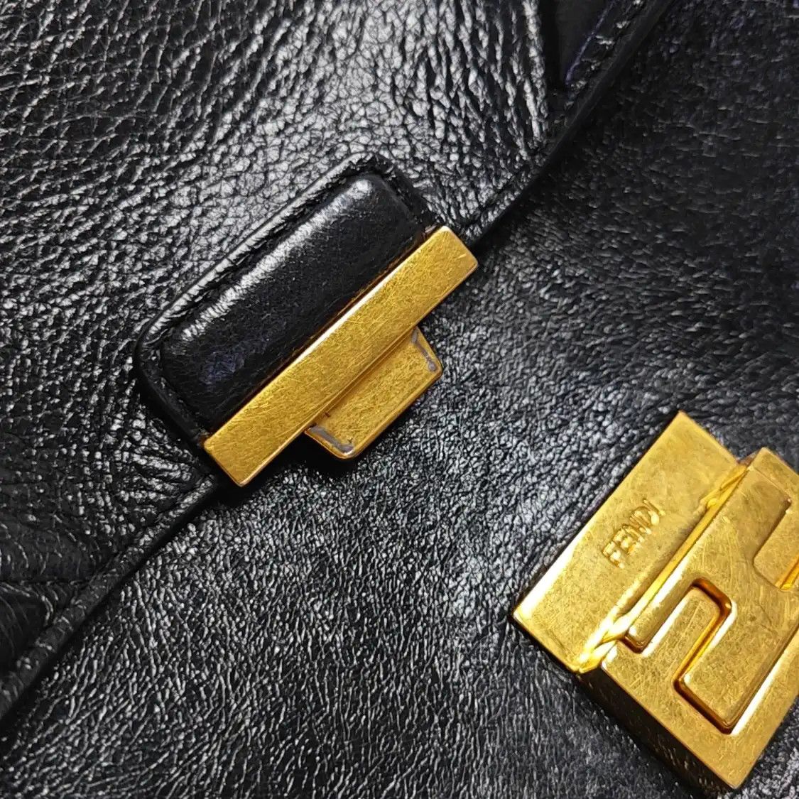 Fendi FENDI Kan U Small black sheepskin shoulder bag crossbody bag gold hardware detac Size ONE SIZE - 9 Thumbnail