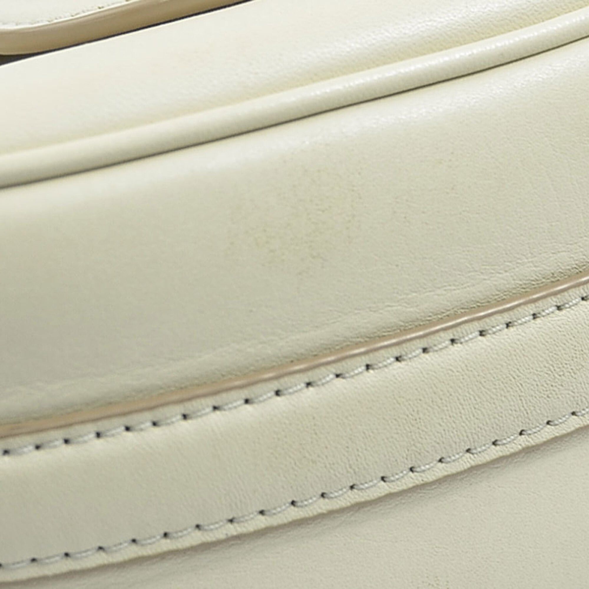 Marc Jacobs Marc Jacobs Shoulder Bag The Leather Covered J Mark Small Saddle Ivory Women's r11401j Size ONE SIZE - 14 Thumbnail
