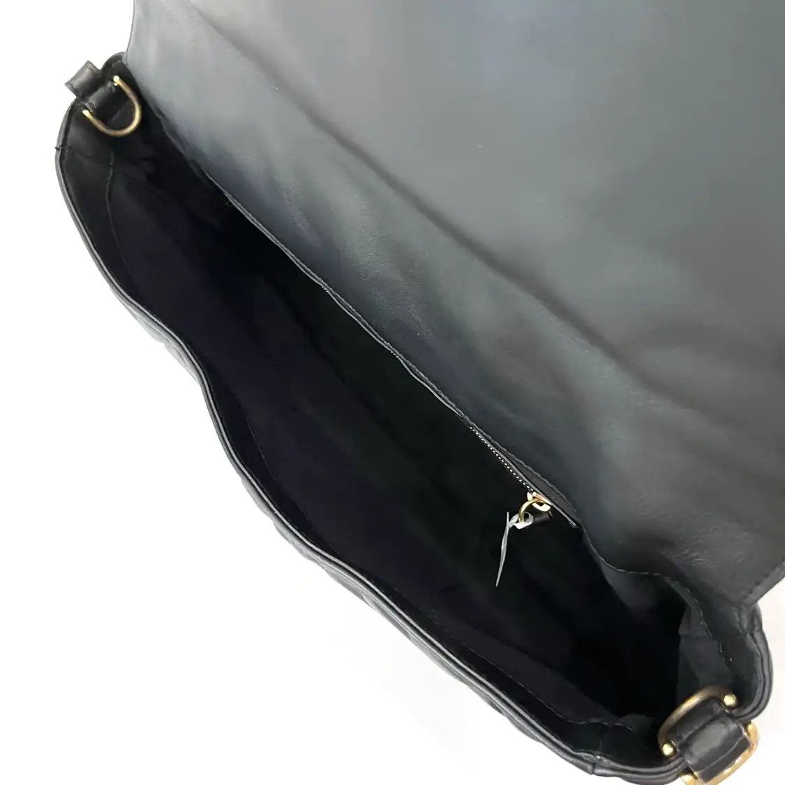 Fendi FENDI Baguette Large black sheepskin doubleF embossed shoulder bag gold hardware Size ONE SIZE - 6 Thumbnail