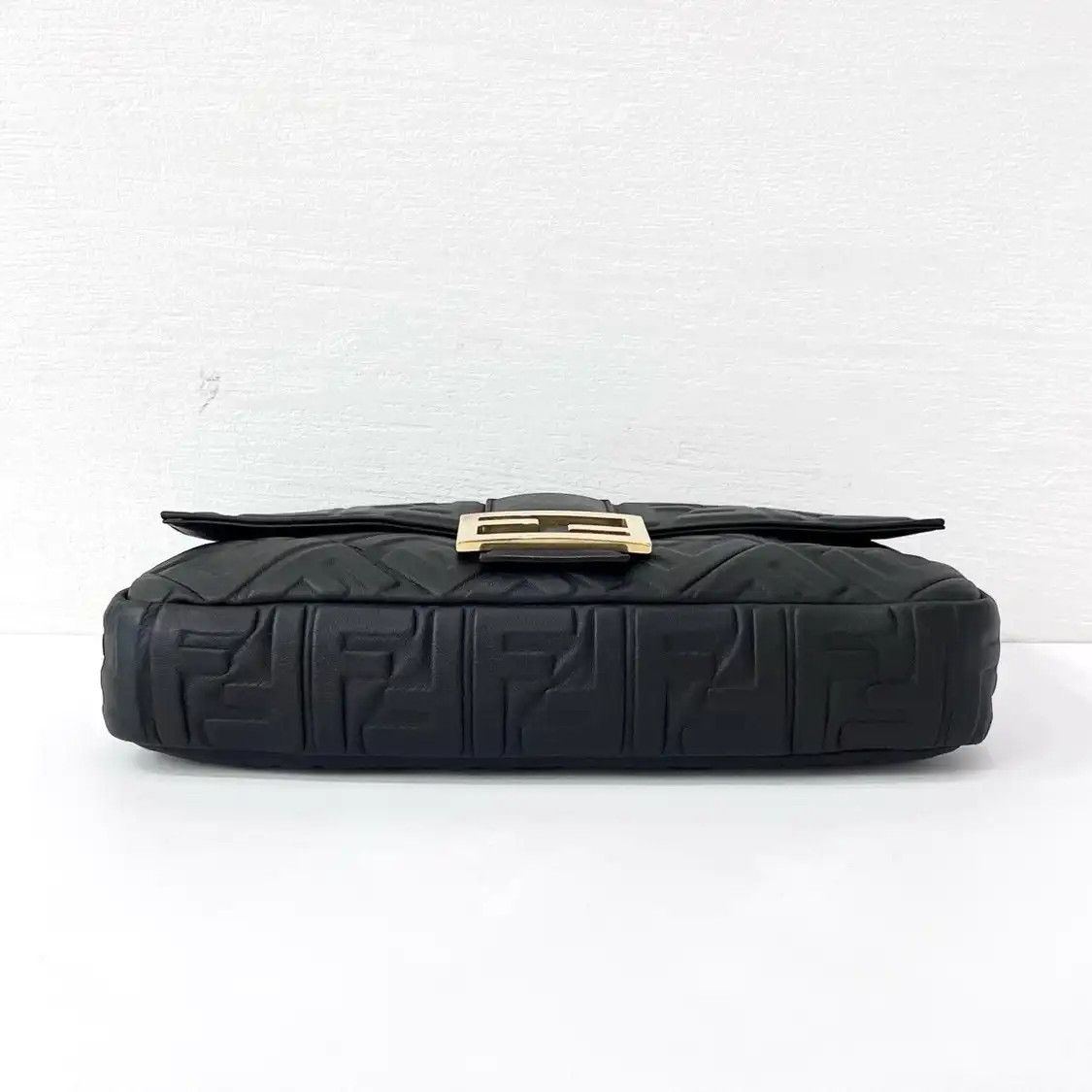 Fendi FENDI Baguette Large black sheepskin doubleF embossed shoulder bag gold hardware Size ONE SIZE - 5 Thumbnail