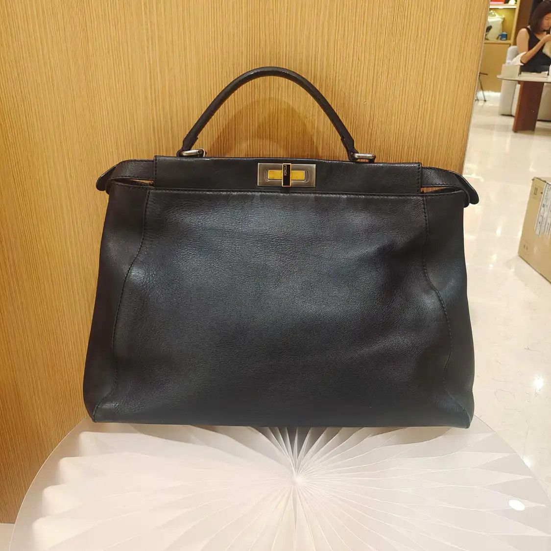 Fendi FENDI Peekaboo Large black cowhide leather shoulder bag Size ONE SIZE - 10 Thumbnail
