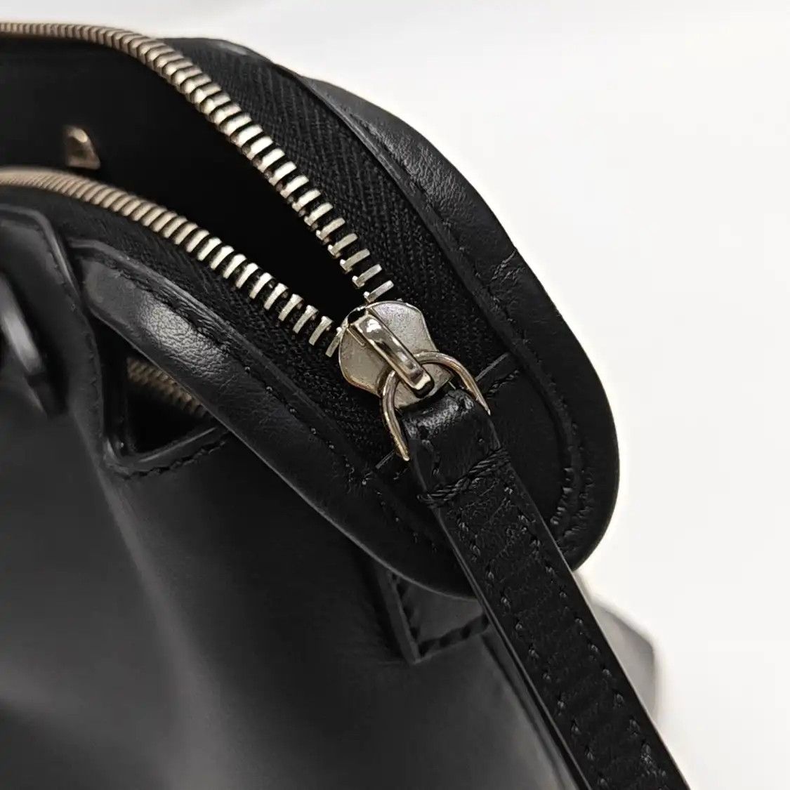 Fendi FENDI By The Way Medium black cowhide leather crossbody bag handbag shoulder bag Size ONE SIZE - 13 Thumbnail