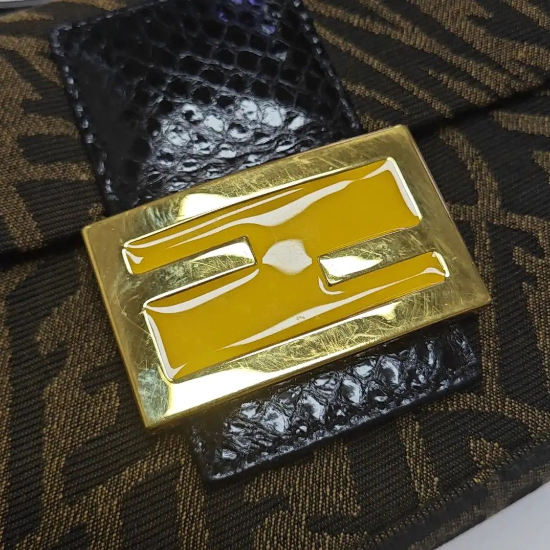 Fendi FENDI Baguette Small brown fabric shoulder bag gold hardware detachable strap Size ONE SIZE - 8 Thumbnail