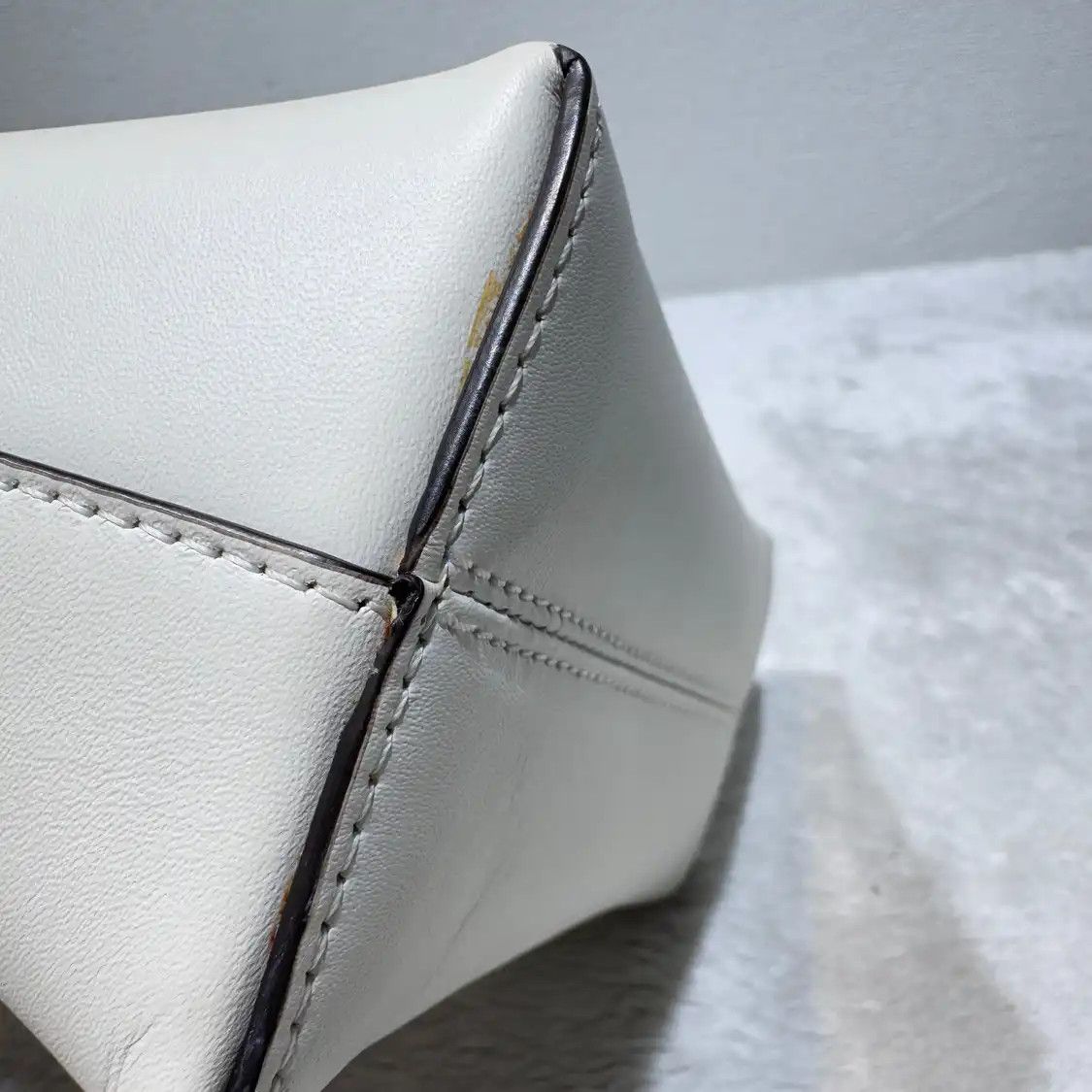 Fendi FENDI mini white cowhide leather applique Boston bag crossbody bag Size ONE SIZE - 8 Thumbnail