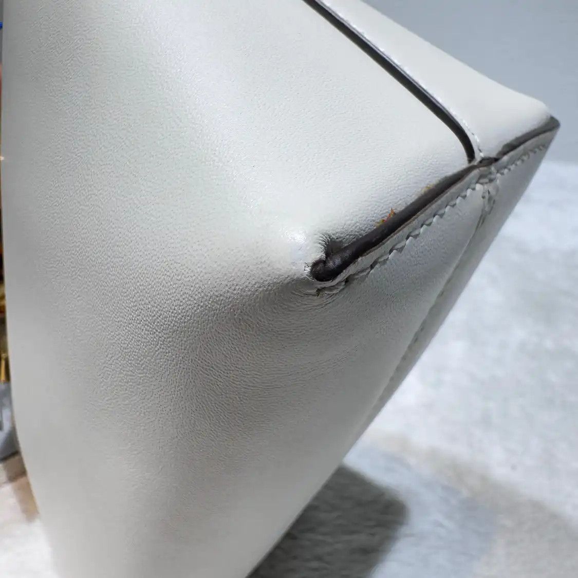 Fendi FENDI mini white cowhide leather applique Boston bag crossbody bag Size ONE SIZE - 10 Thumbnail