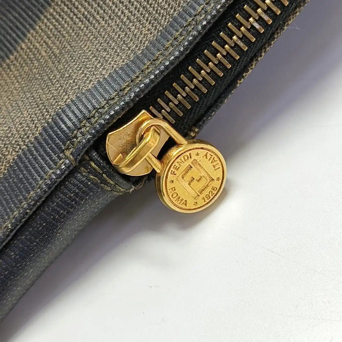 Fendi FENDI Pequin color-block coated canvas backpack gold hardware Size ONE SIZE - 11 Thumbnail
