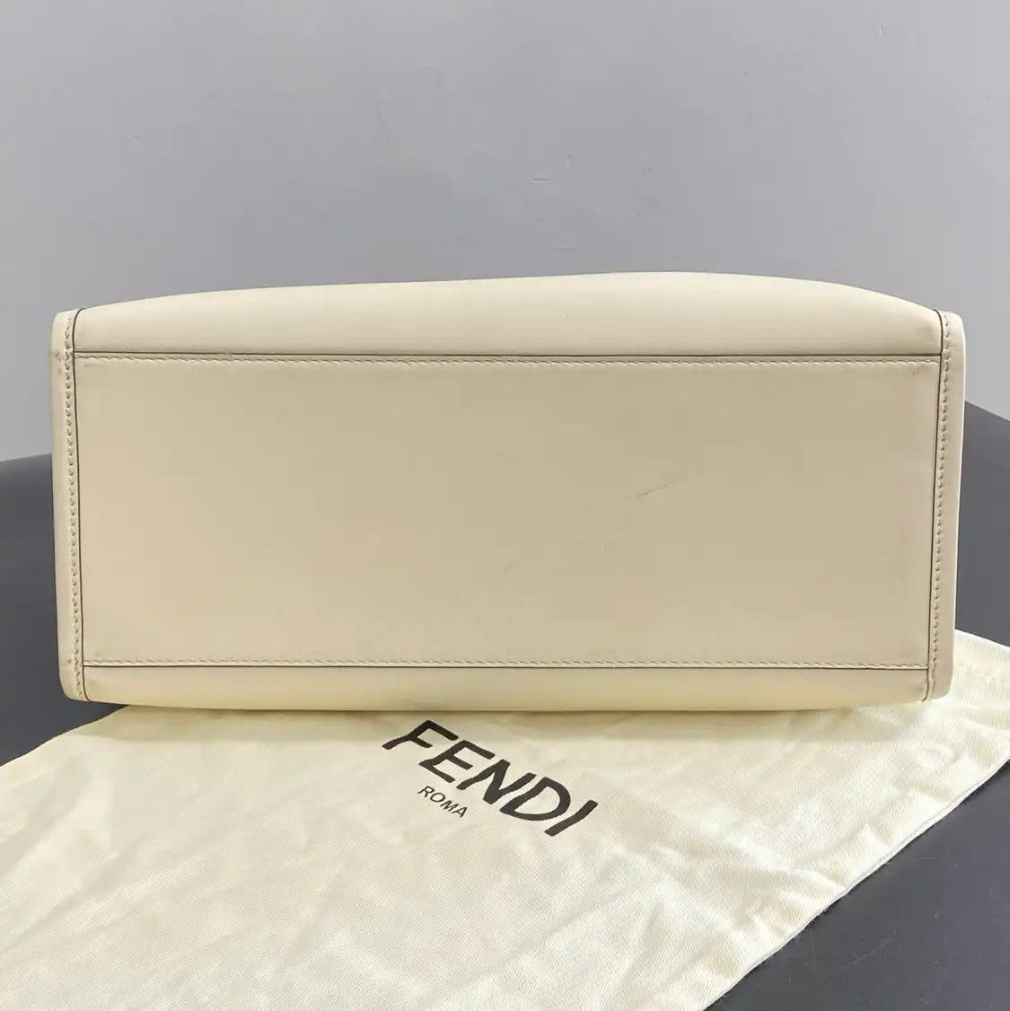 Fendi FENDI Sunshine Medium white cowhide leather embossed shoulder bag Size ONE SIZE - 5 Thumbnail