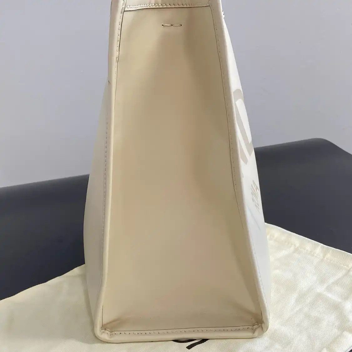 Fendi FENDI Sunshine Medium white cowhide leather embossed shoulder bag Size ONE SIZE - 2 Thumbnail
