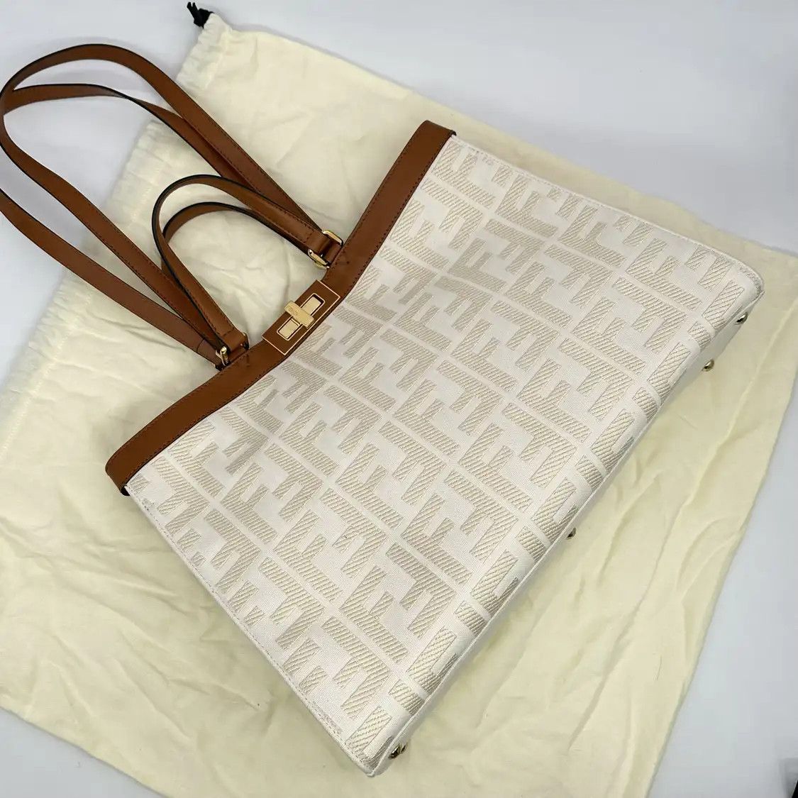Fendi FENDI Peekaboo Medium white canvas handbag Size ONE SIZE - 6 Thumbnail