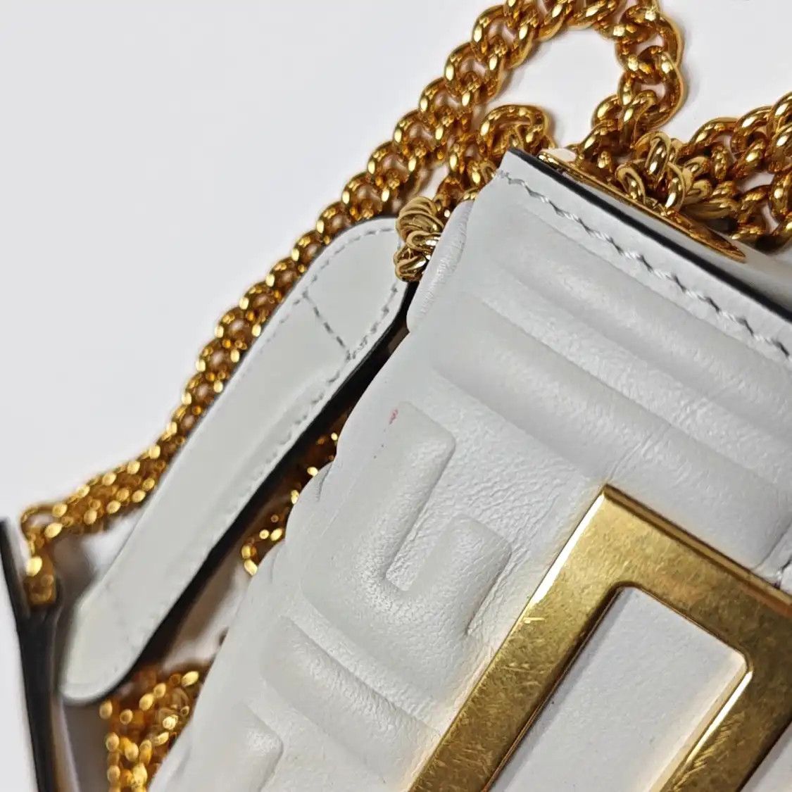 Fendi FENDI Baguette white sheepskin monogram shoulder bag crossbody bag gold hardware Size ONE SIZE - 10 Thumbnail