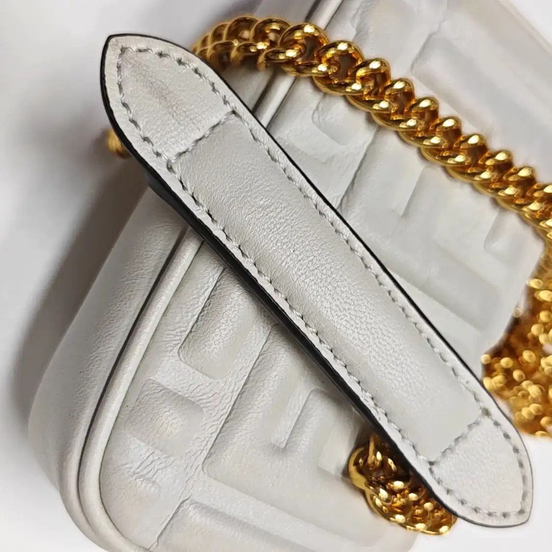 Fendi FENDI Baguette white sheepskin monogram shoulder bag crossbody bag gold hardware Size ONE SIZE - 15 Thumbnail