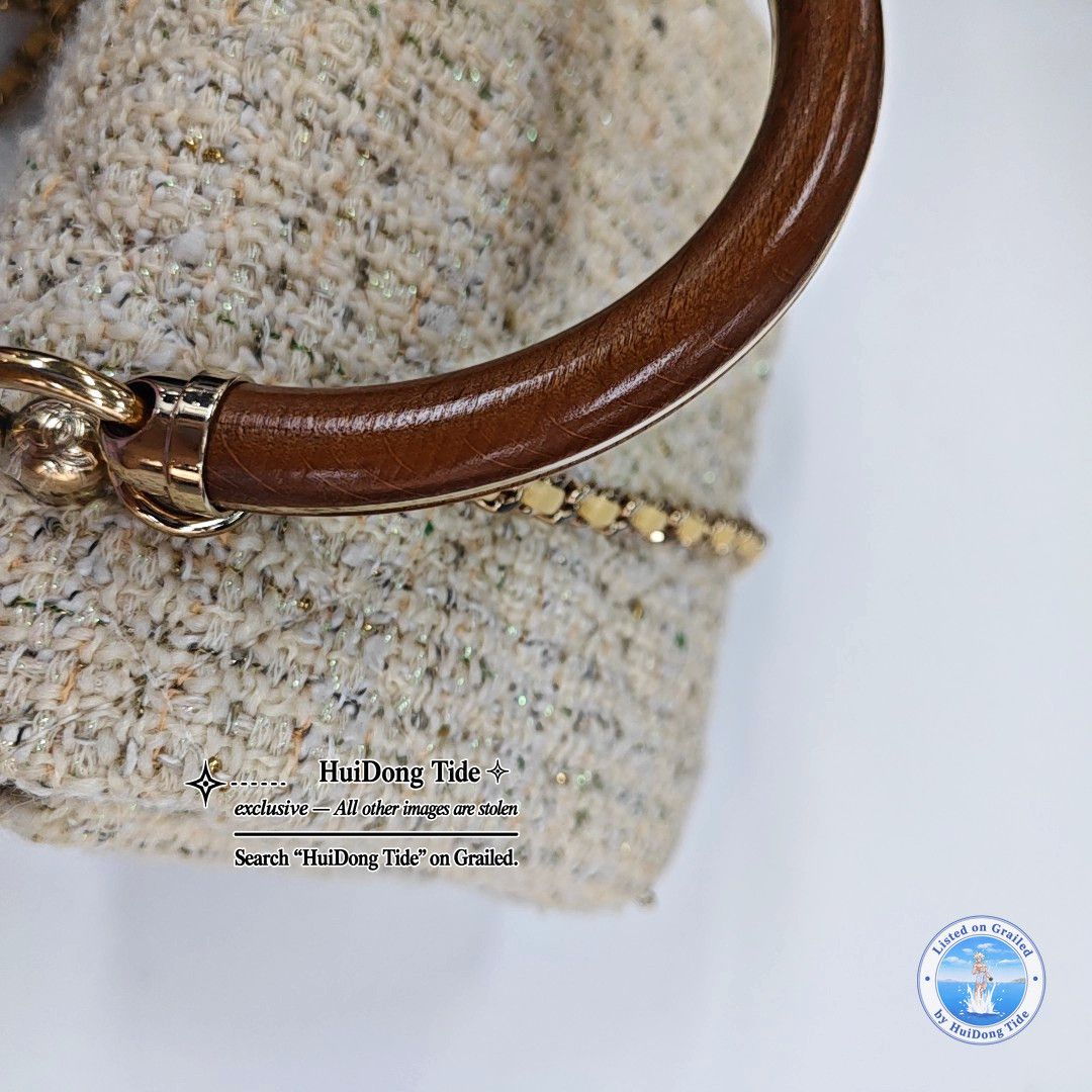 Chanel Chanel Tweed Classic Flap Handle Bag ONE SIZE Size ONE SIZE - 11 Thumbnail