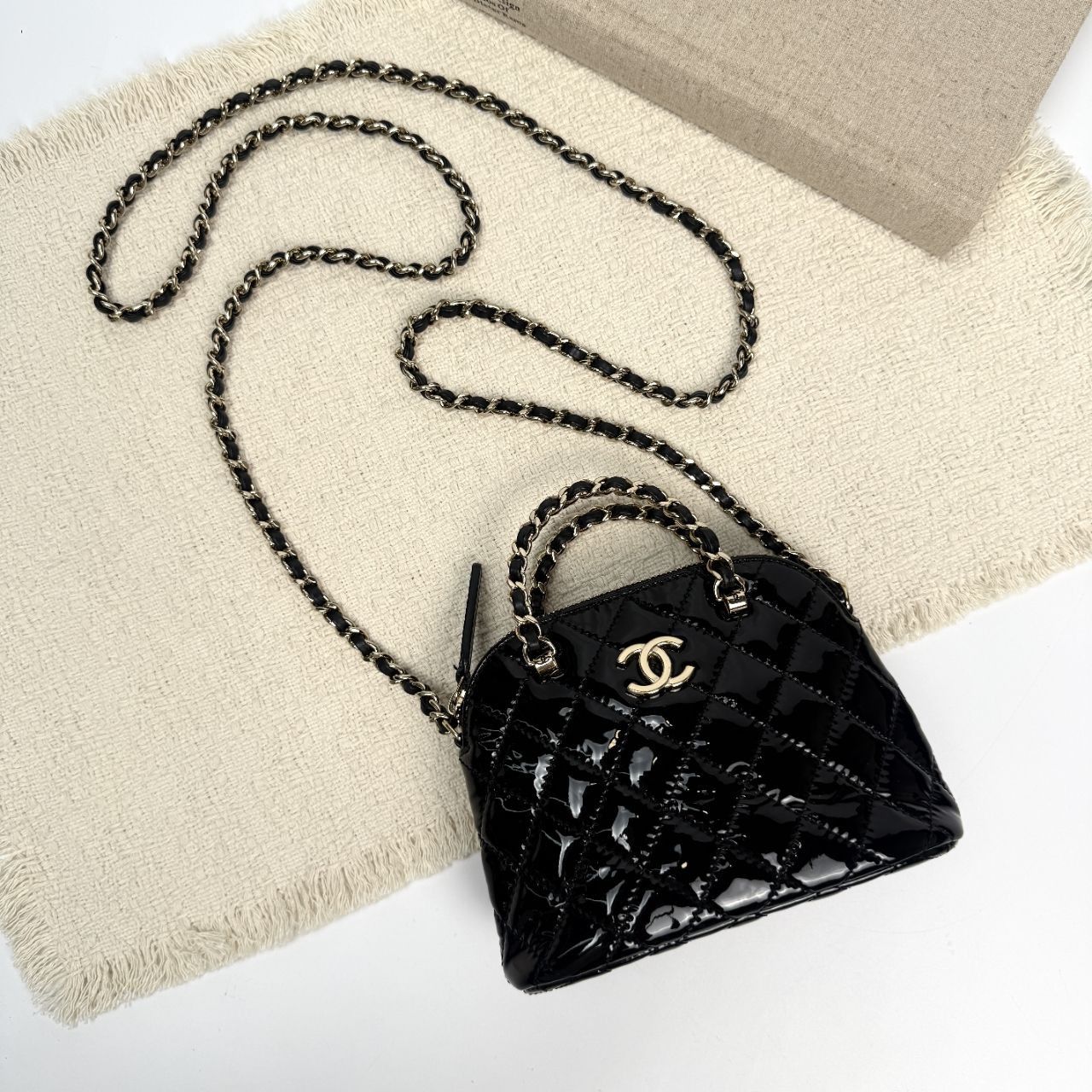Chanel CHANEL Quilted Patent Leather Dome Bag Size ONE SIZE Size ONE SIZE - 2 Thumbnail