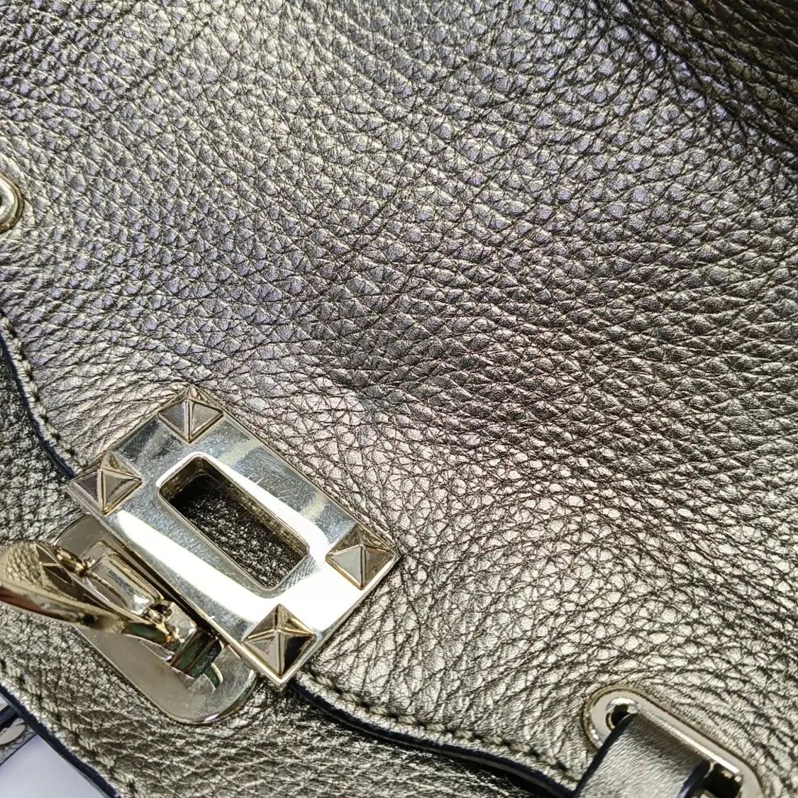 Valentino VALENTINO Rockstud Small champagne cowhide leather stud shoulder bag crossbody b Size ONE SIZE - 11 Thumbnail