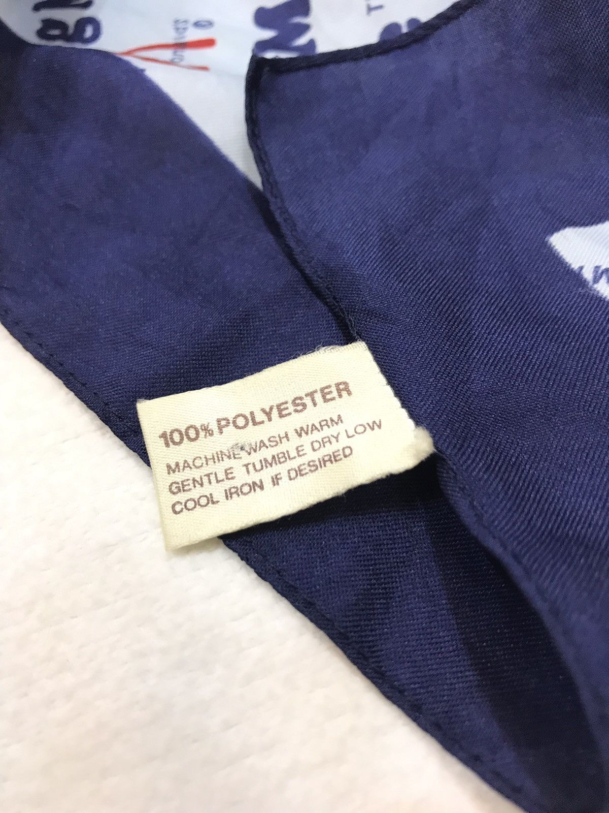 Vintage VINTAGE MCDONALDS 1970s POLYESTER SCARF MADE IN ITALY Size ONE SIZE - 6 Thumbnail