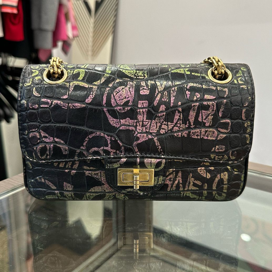 Chanel Chanel 2.55 Embossed Leather Handbag Size ONE SIZE - 2 Thumbnail