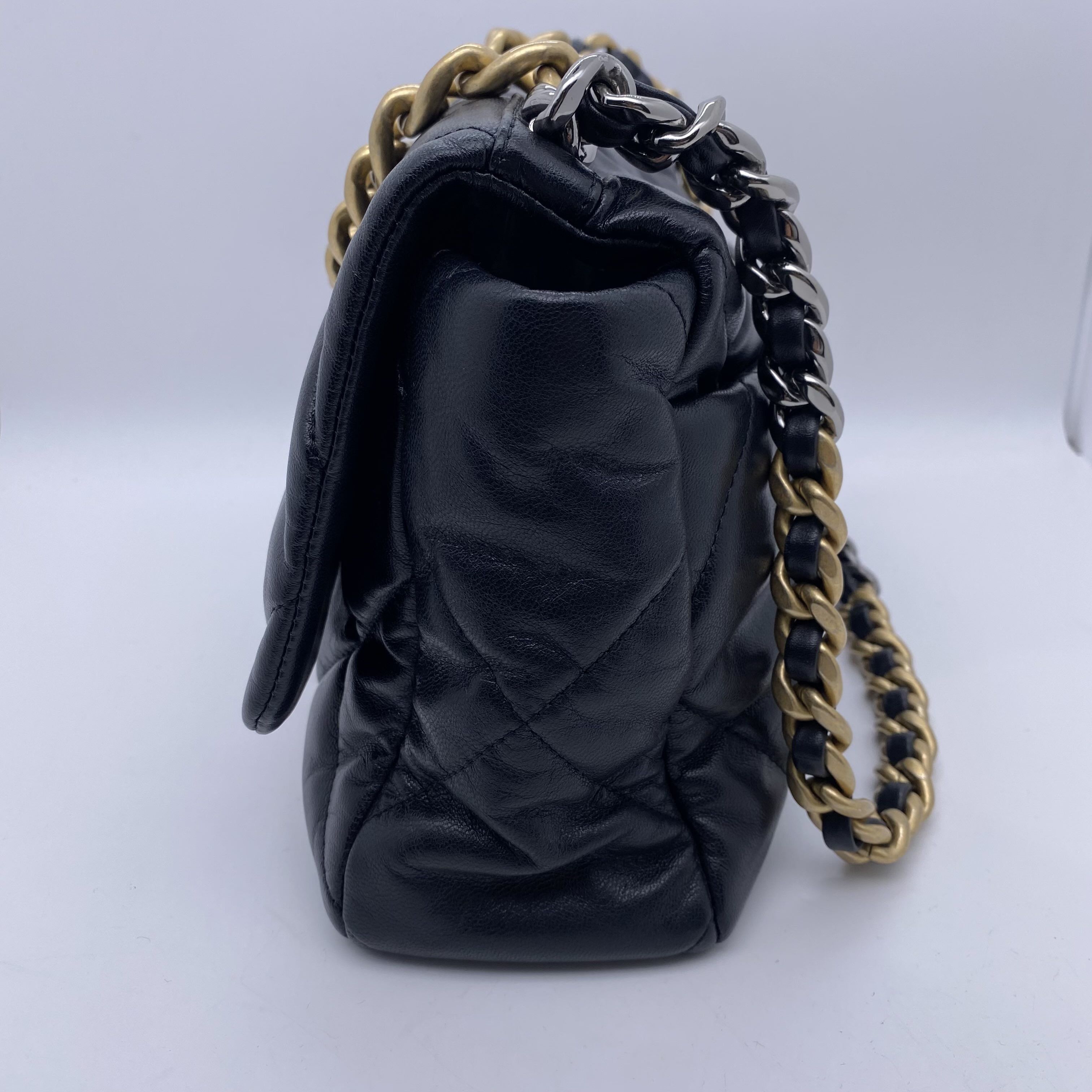 Chanel Chanel 19 Medium Quilted Lambskin Flap Bag Black Size ONE SIZE - 3 Thumbnail