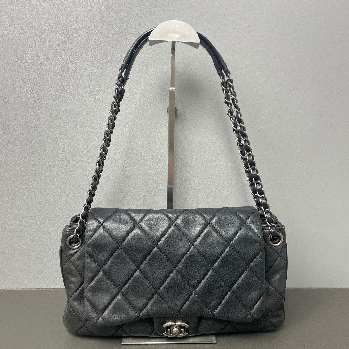 Chanel Chanel Quilted Lambskin Shoulder Bag Size ONE SIZE - 2 Thumbnail