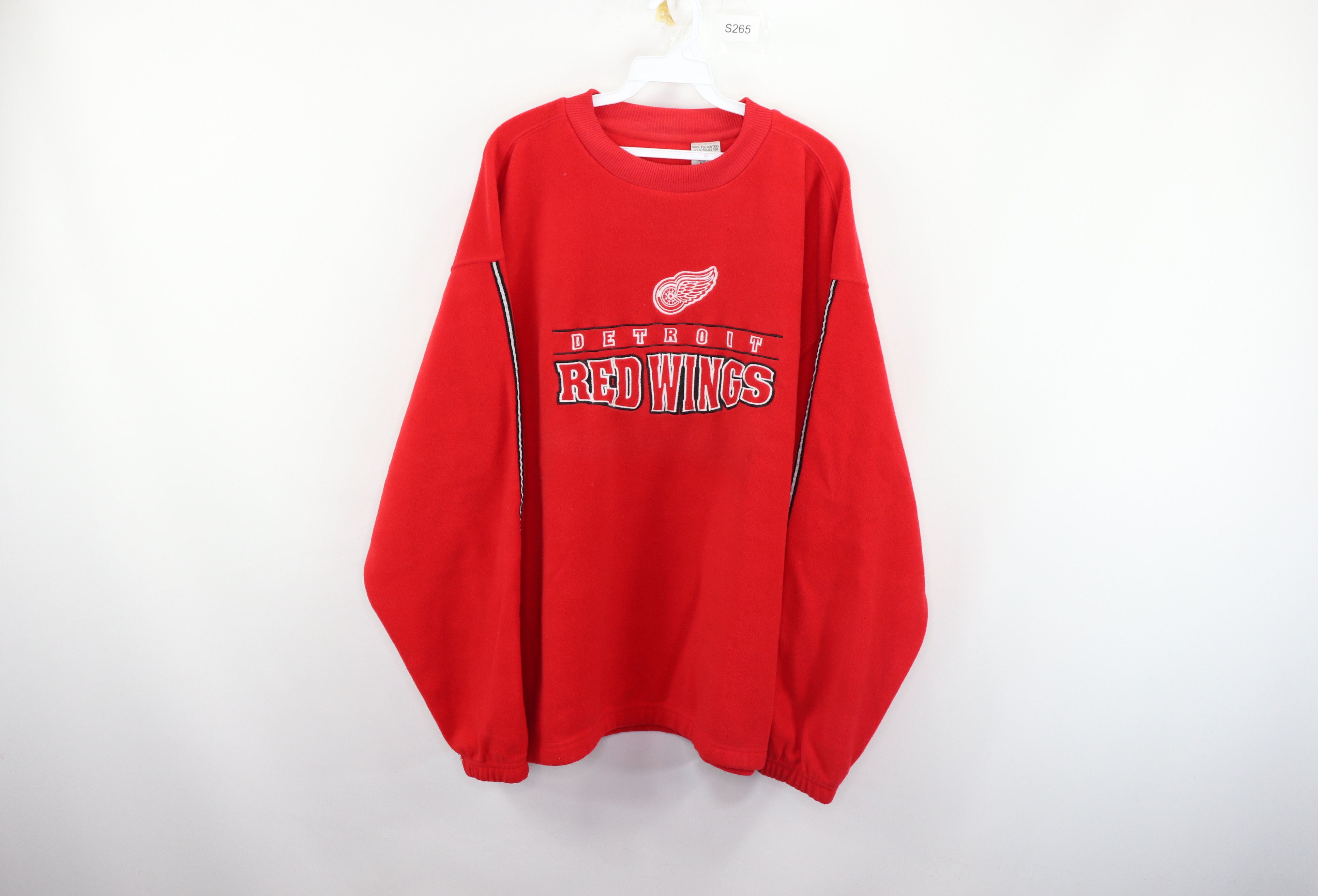 Vintage red hot sale wings sweatshirt