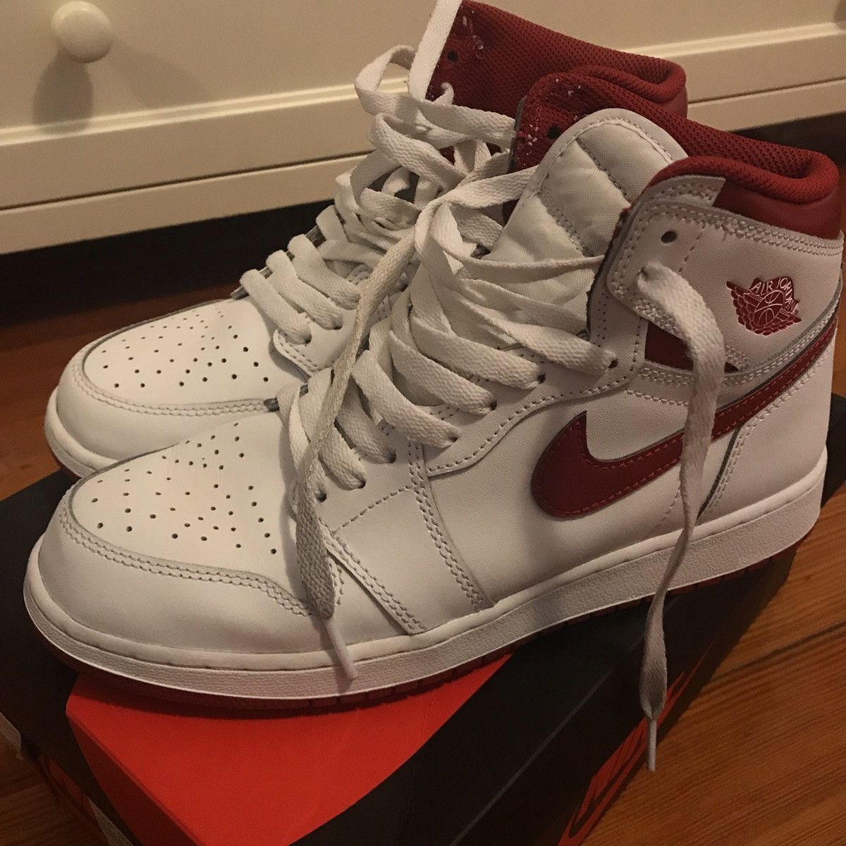 nike jordan 1 metallic red