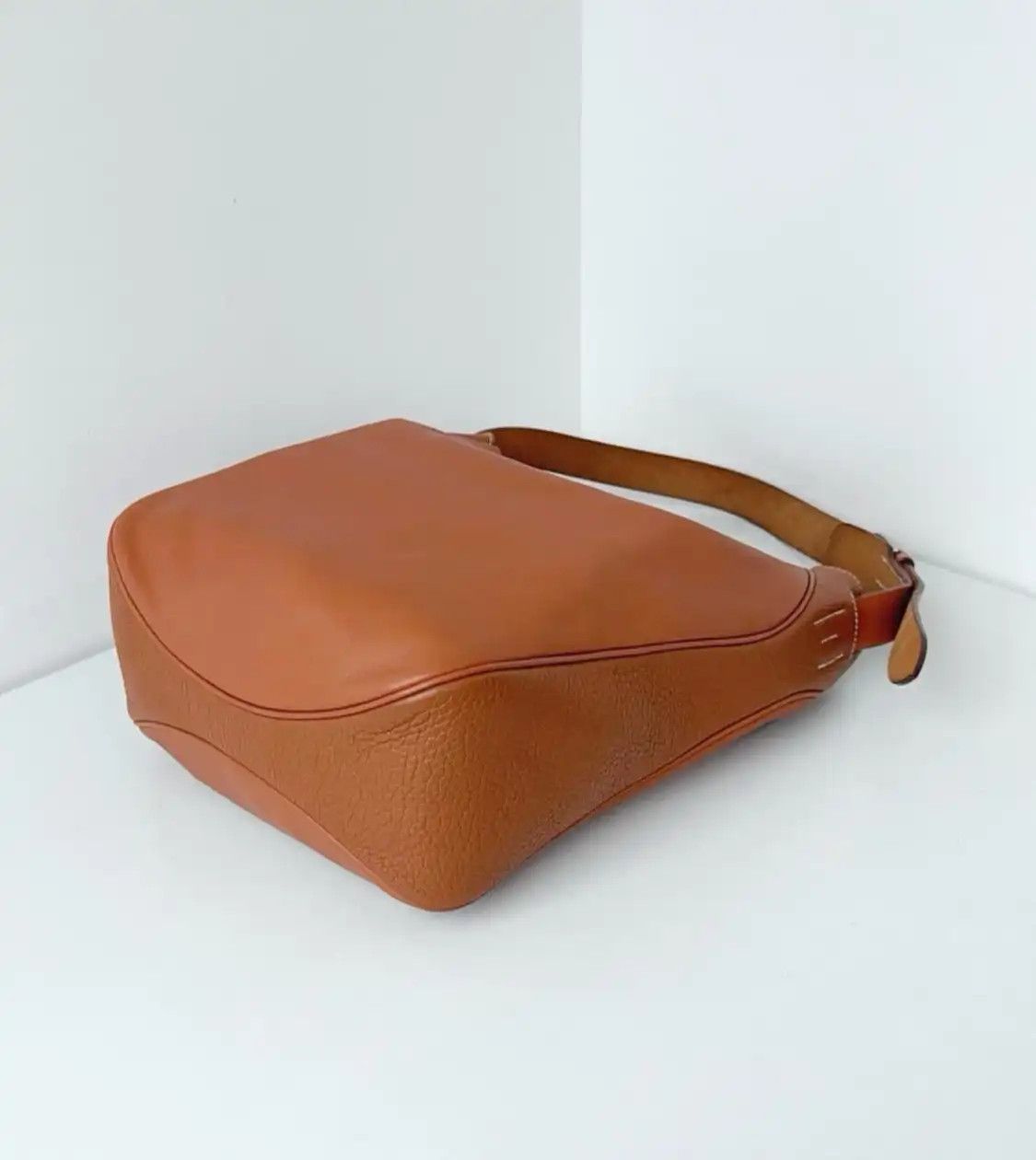 Hermes Hermes Virevolte 24 Gold Brown Swift cowhide leather shoulder bag silver hardwar Size ONE SIZE - 6 Thumbnail