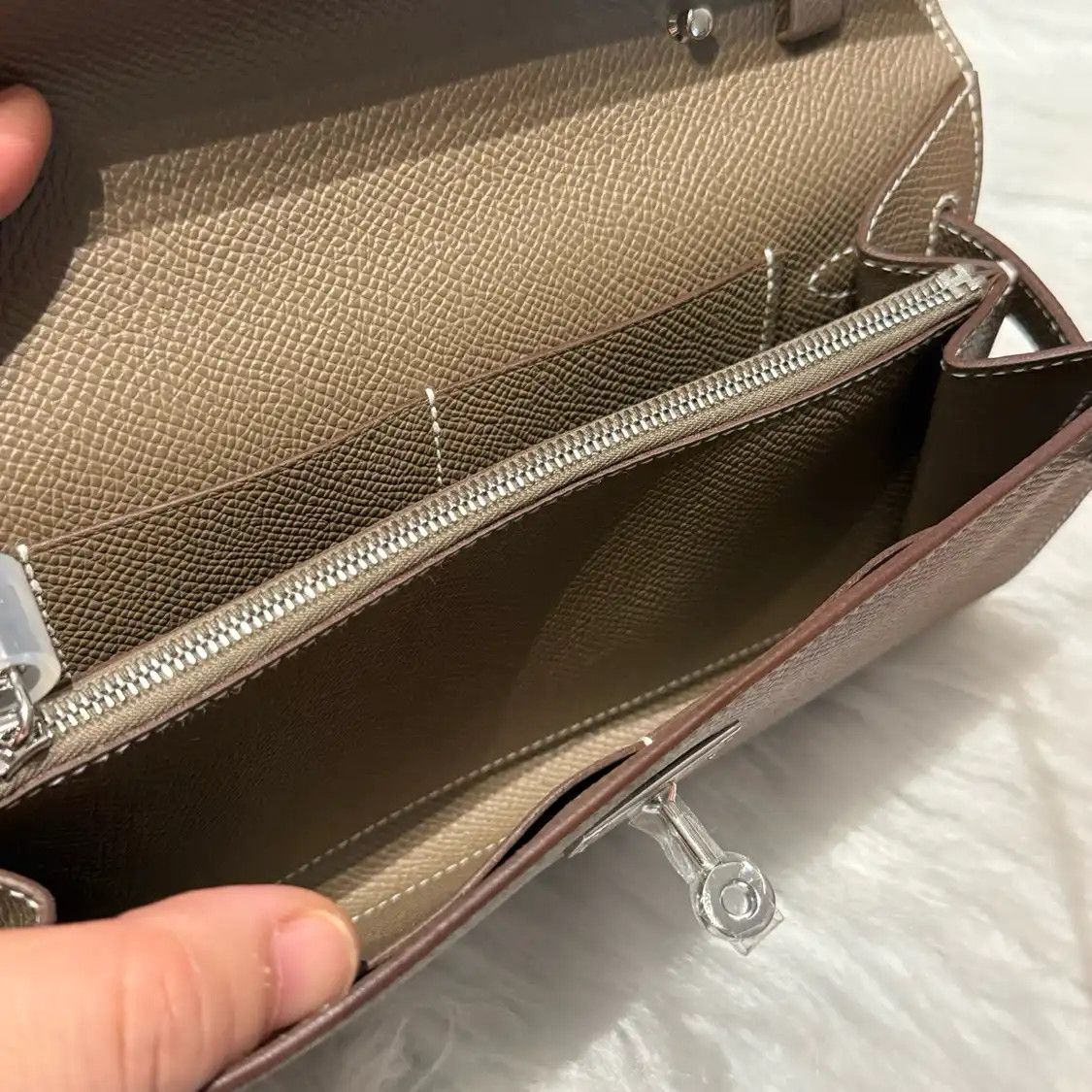 Hermes Hermes Kelly To Go 20 Etoupe Epsom cowhide leather Kelly shoulder bag silver har Size ONE SIZE - 6 Thumbnail