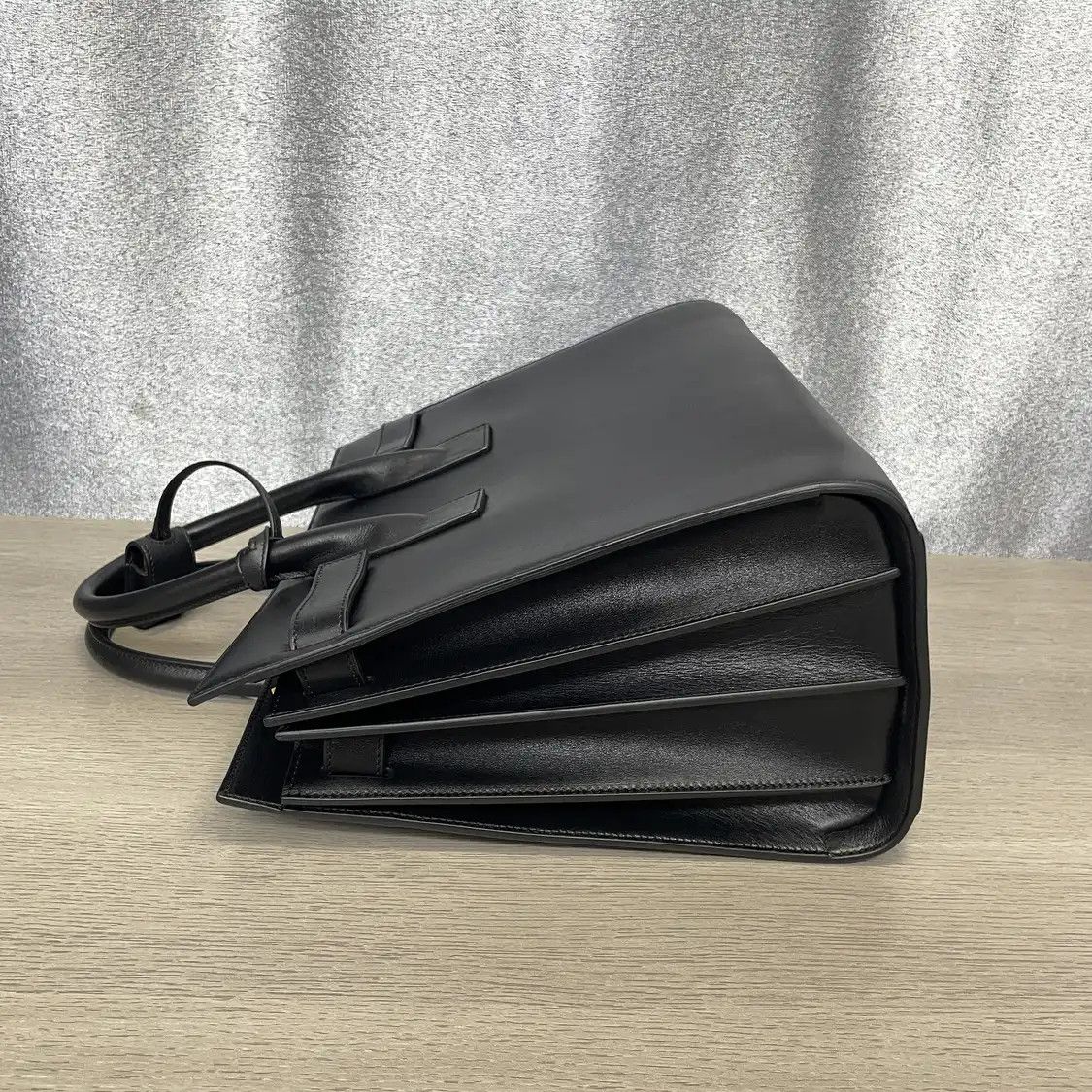 Saint Laurent Paris Saint Laurent Paris YSL SAC DE JOUR black cowhide leather crossbody bag Size ONE SIZE - 3 Thumbnail